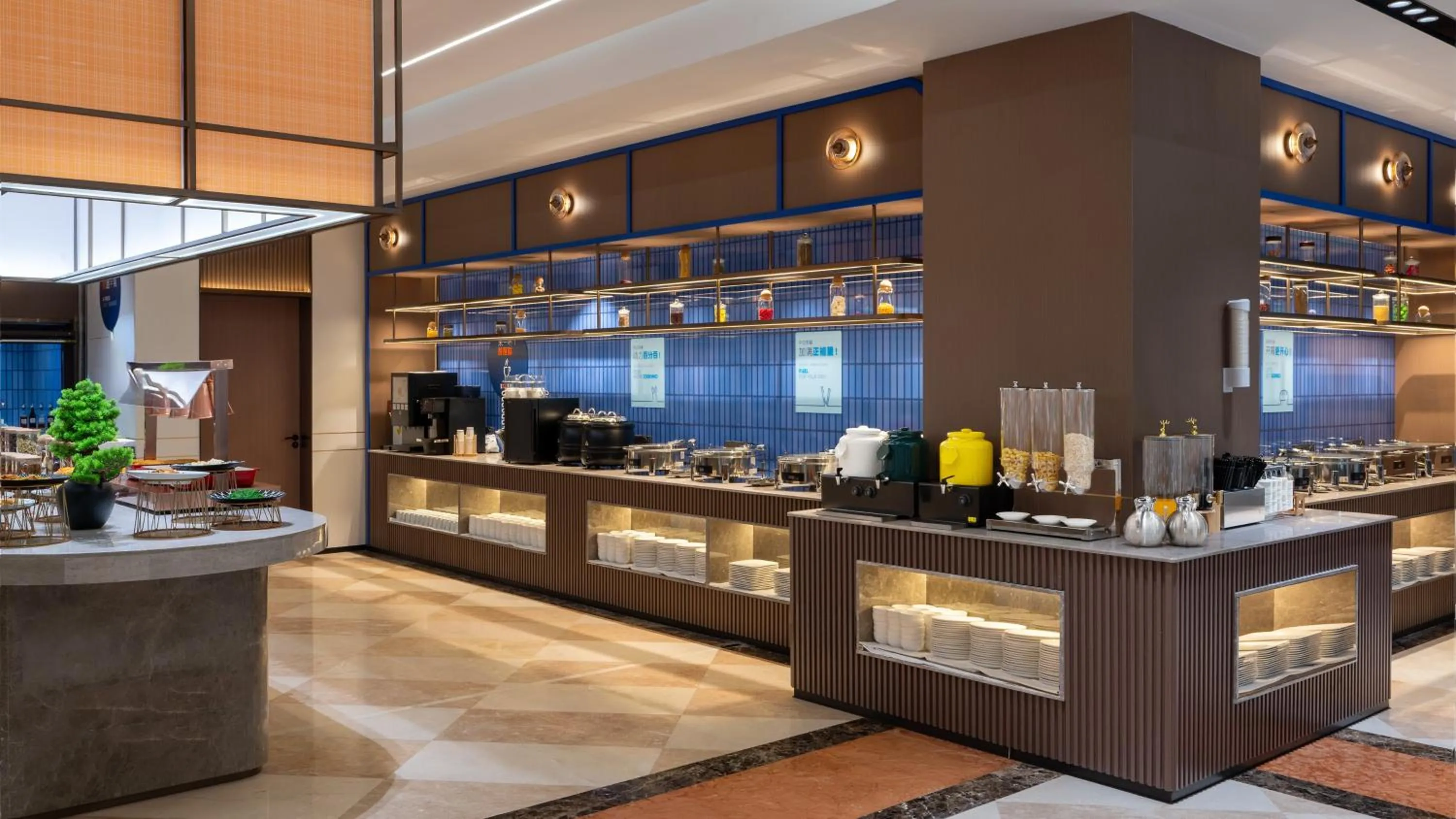 Restaurant/places to eat in Holiday Inn Express Putian City Center