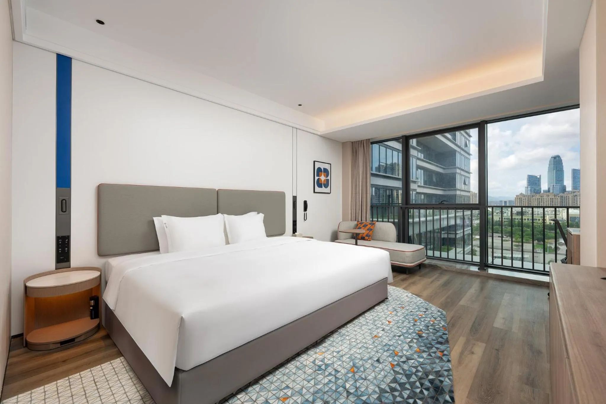 Photo of the whole room, Bed in Holiday Inn Express Taizhou Jiaojiang