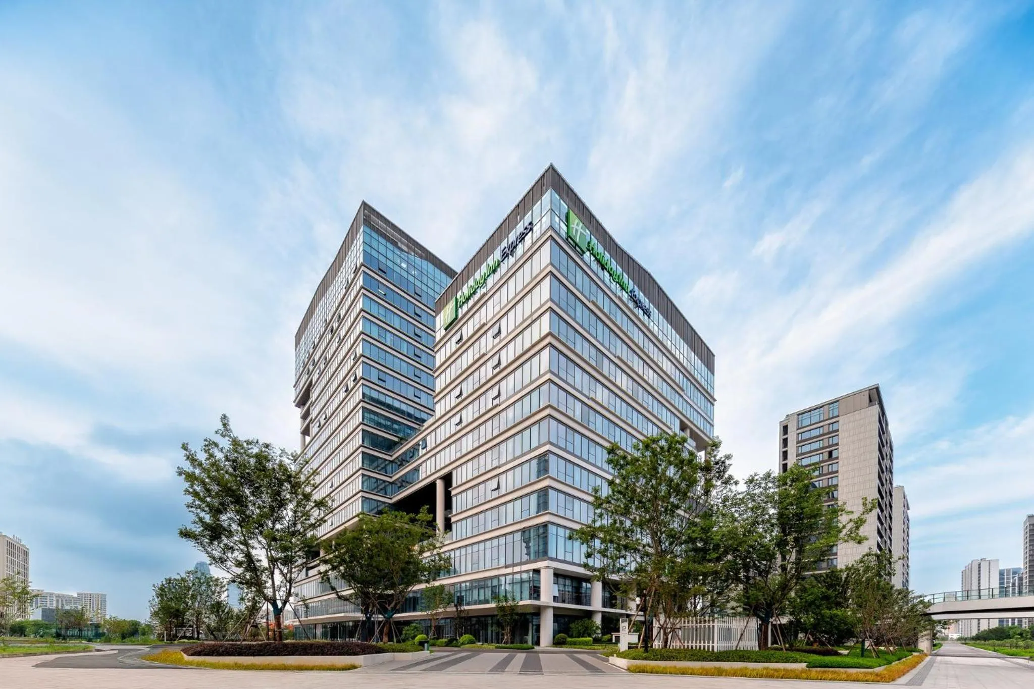 Property building in Holiday Inn Express Taizhou Jiaojiang