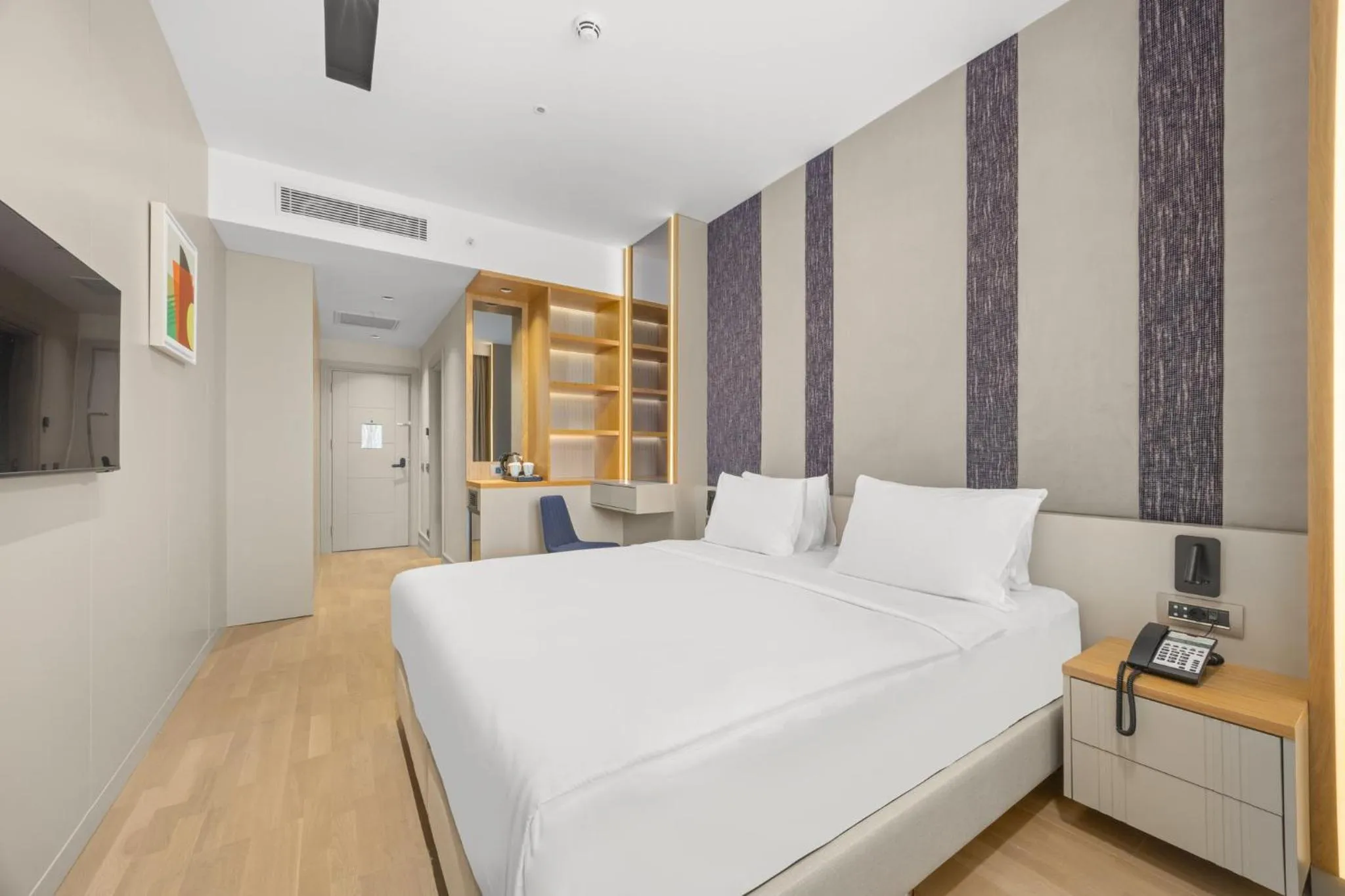 Photo of the whole room, Bed in Holiday Inn Istanbul - Beylikduzu by IHG
