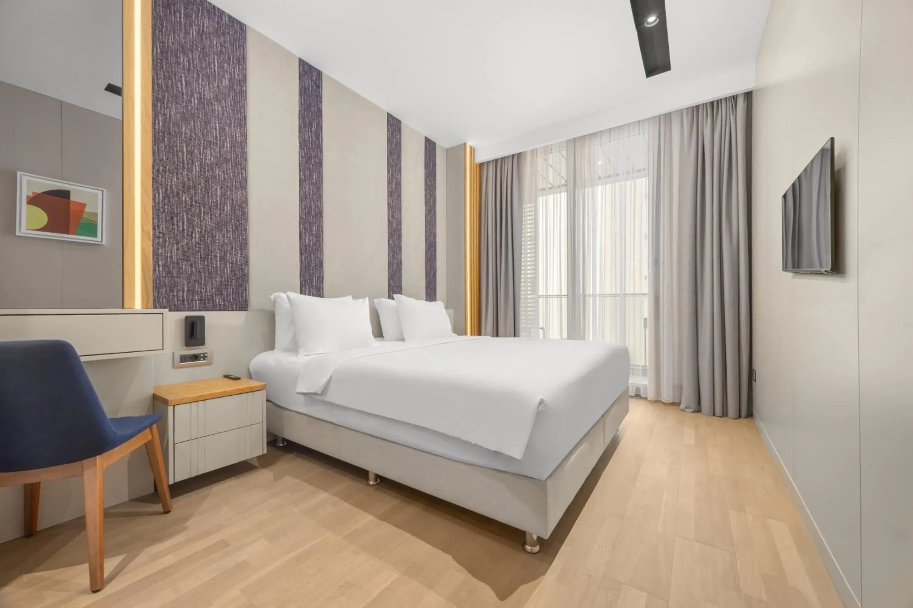 Standard King Room with Balcony - Smoking in Holiday Inn Istanbul - Beylikduzu by IHG Standard King Room with Balcony - Smoking in Holiday Inn Istanbul - Beylikduzu by IHG