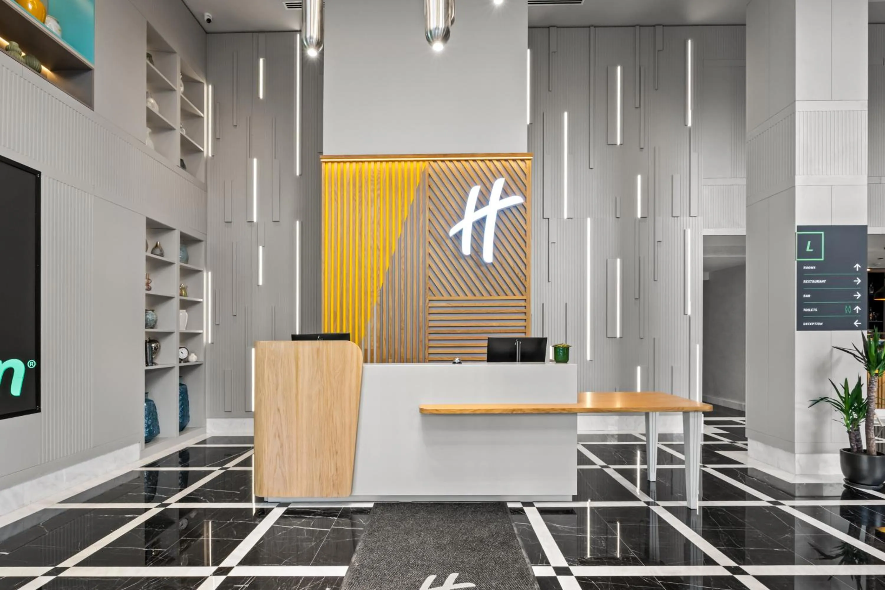 Lobby or reception in Holiday Inn Istanbul - Beylikduzu by IHG