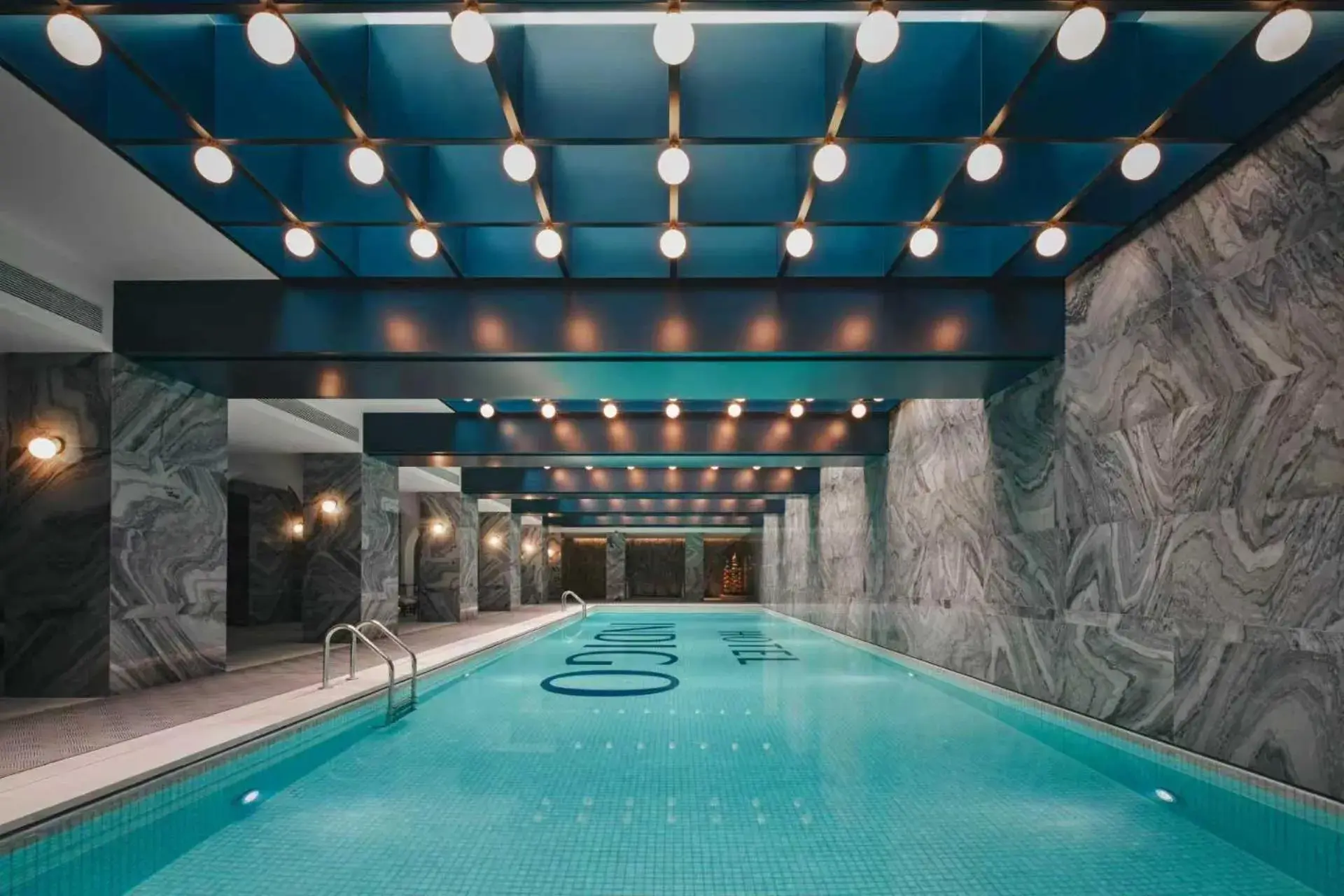 Swimming pool in Hotel Indigo Wuxi Qingming Bridge Swimming pool in Hotel Indigo Wuxi Qingming Bridge