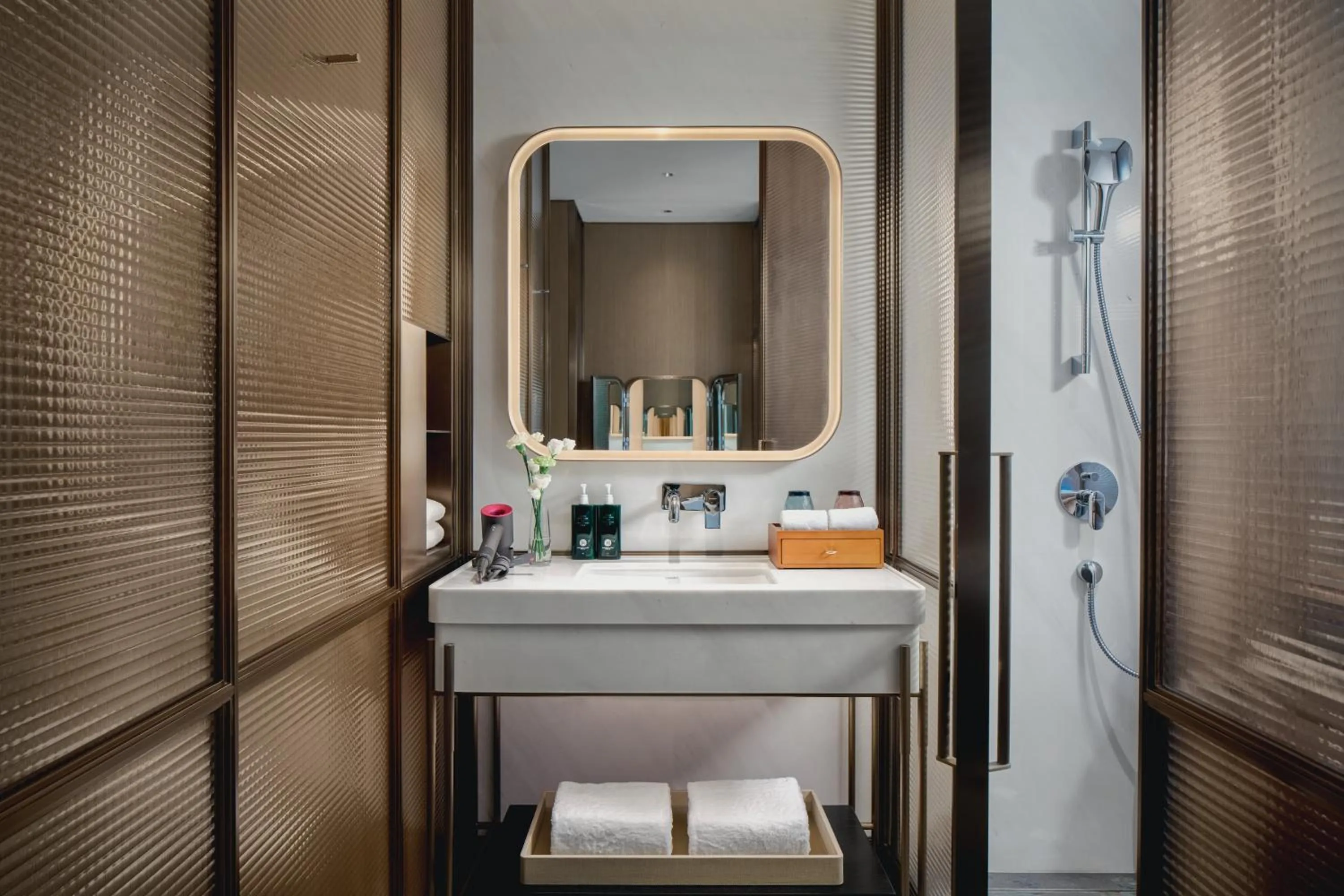 Photo of the whole room in Hotel Indigo Wuxi Qingming Bridge