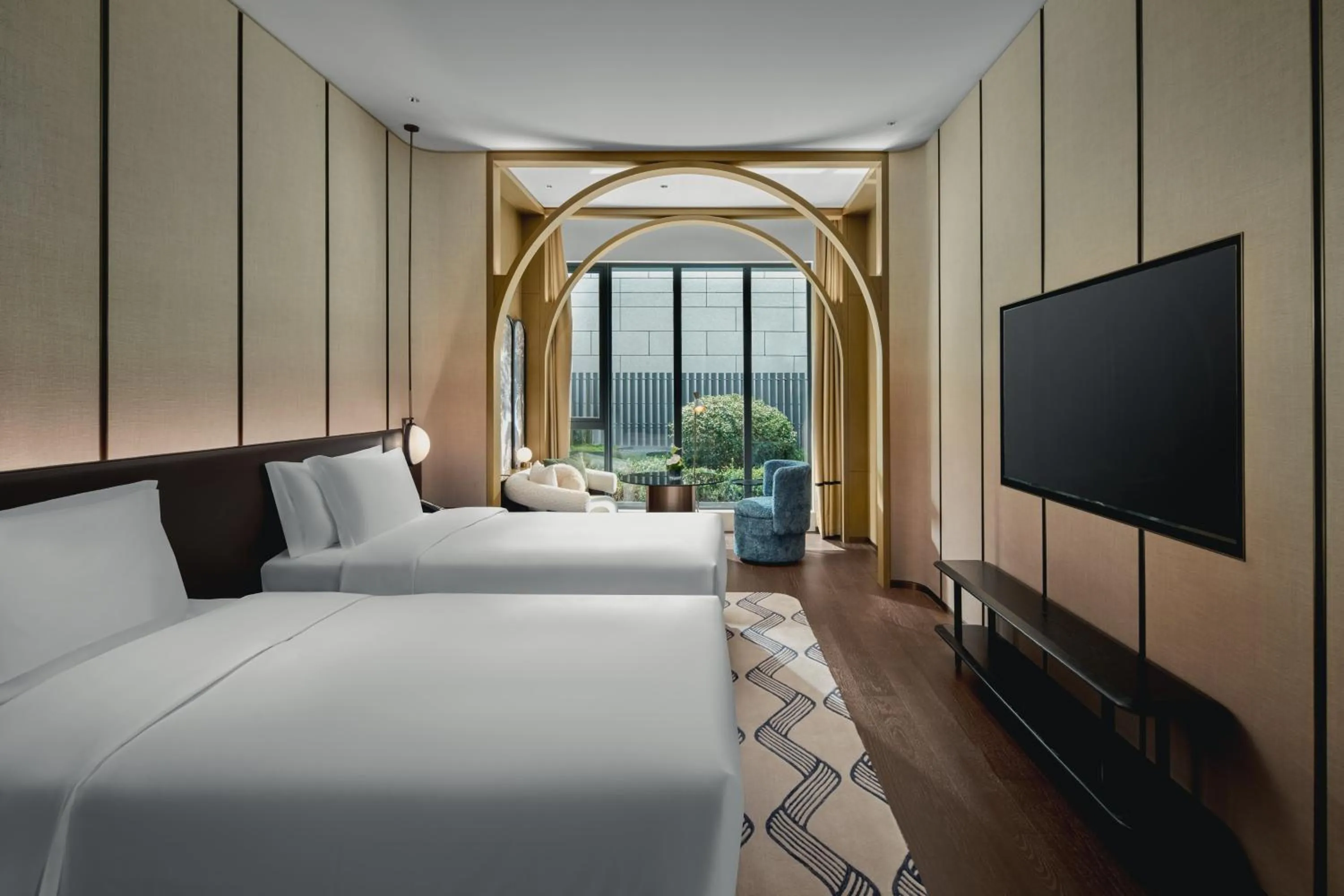 Photo of the whole room, Bed in Hotel Indigo Wuxi Qingming Bridge