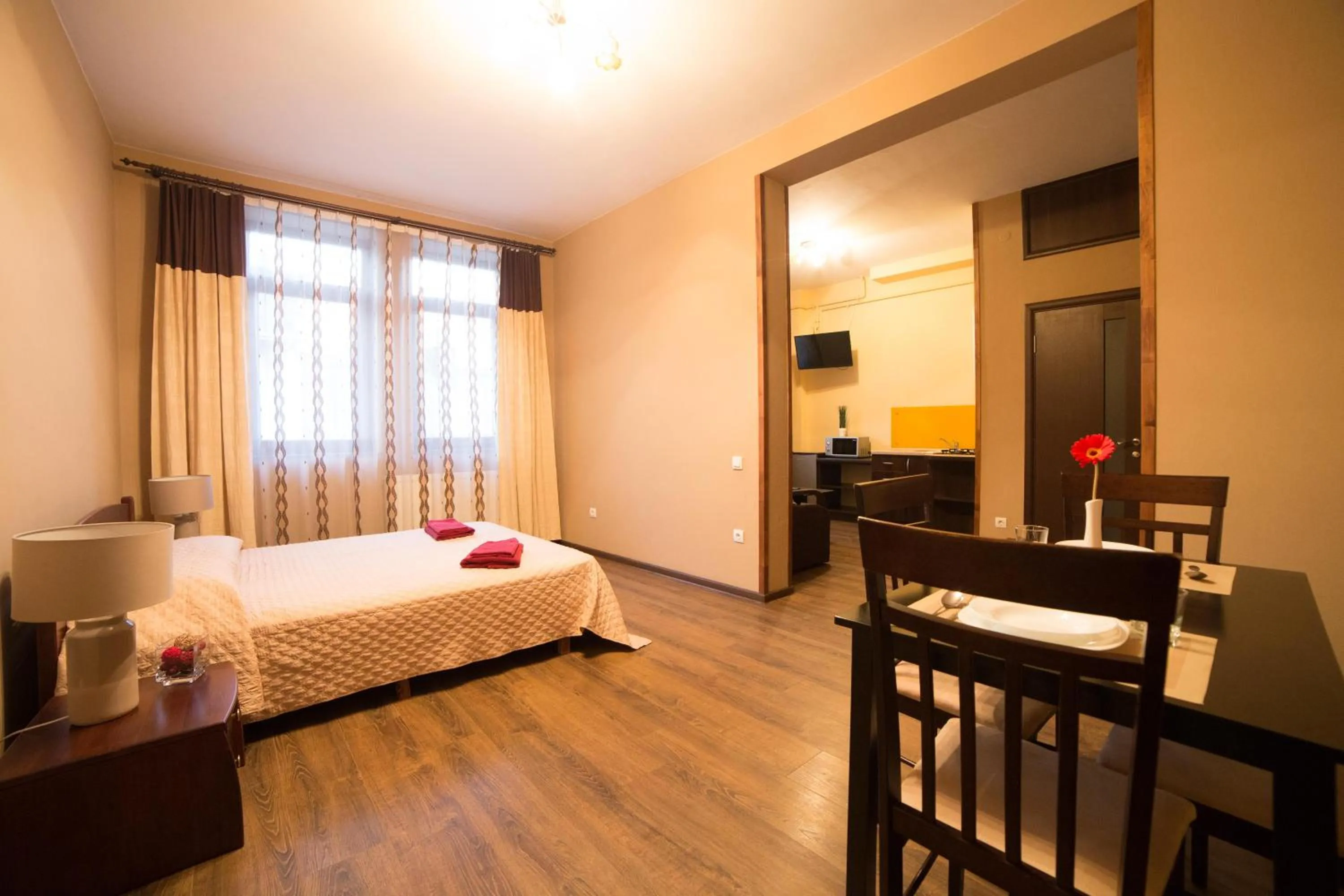 Photo of the whole room, Bed in Aparthotel Na Mytniy