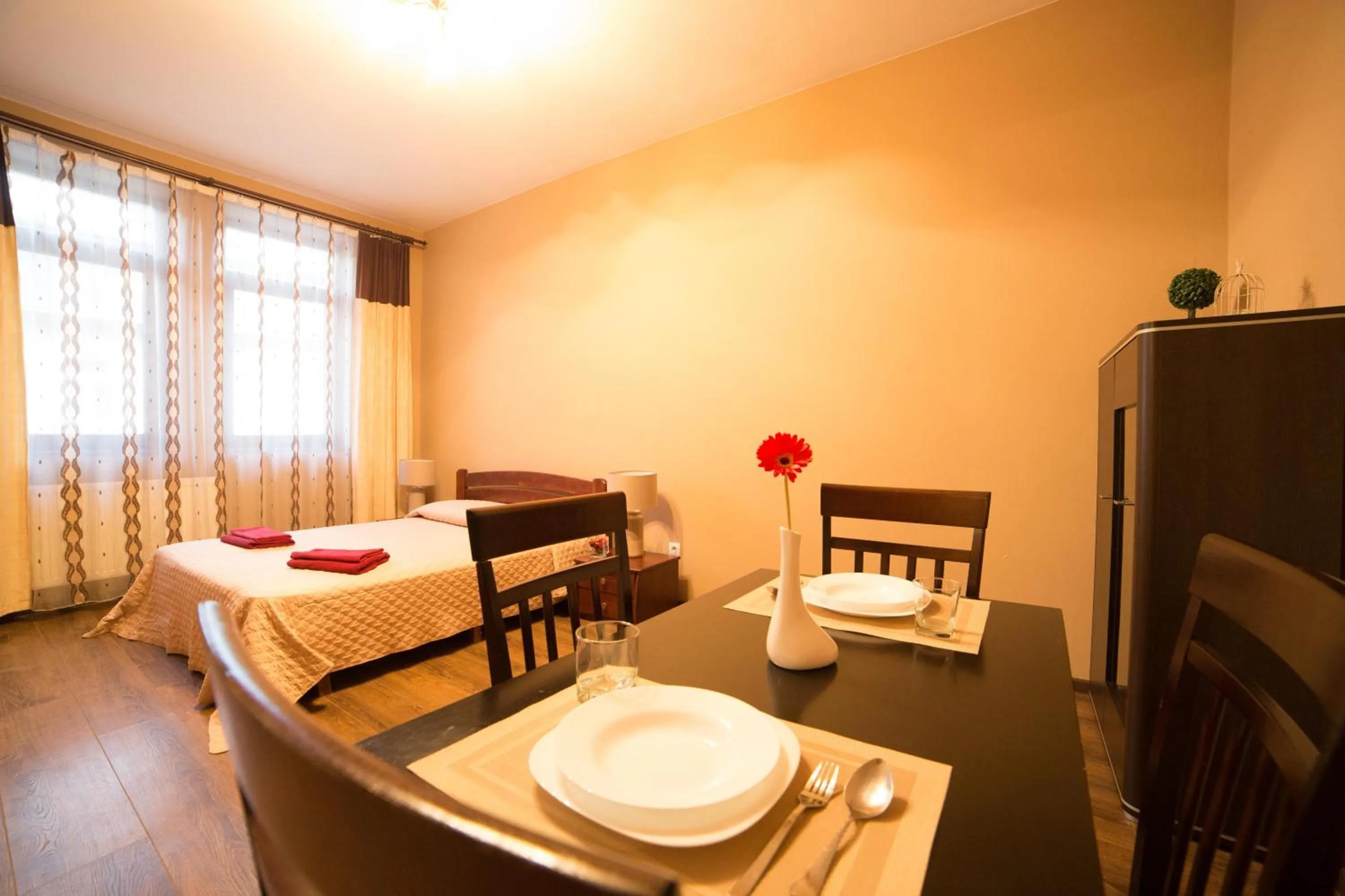 Photo of the whole room, Bed in Aparthotel Na Mytniy