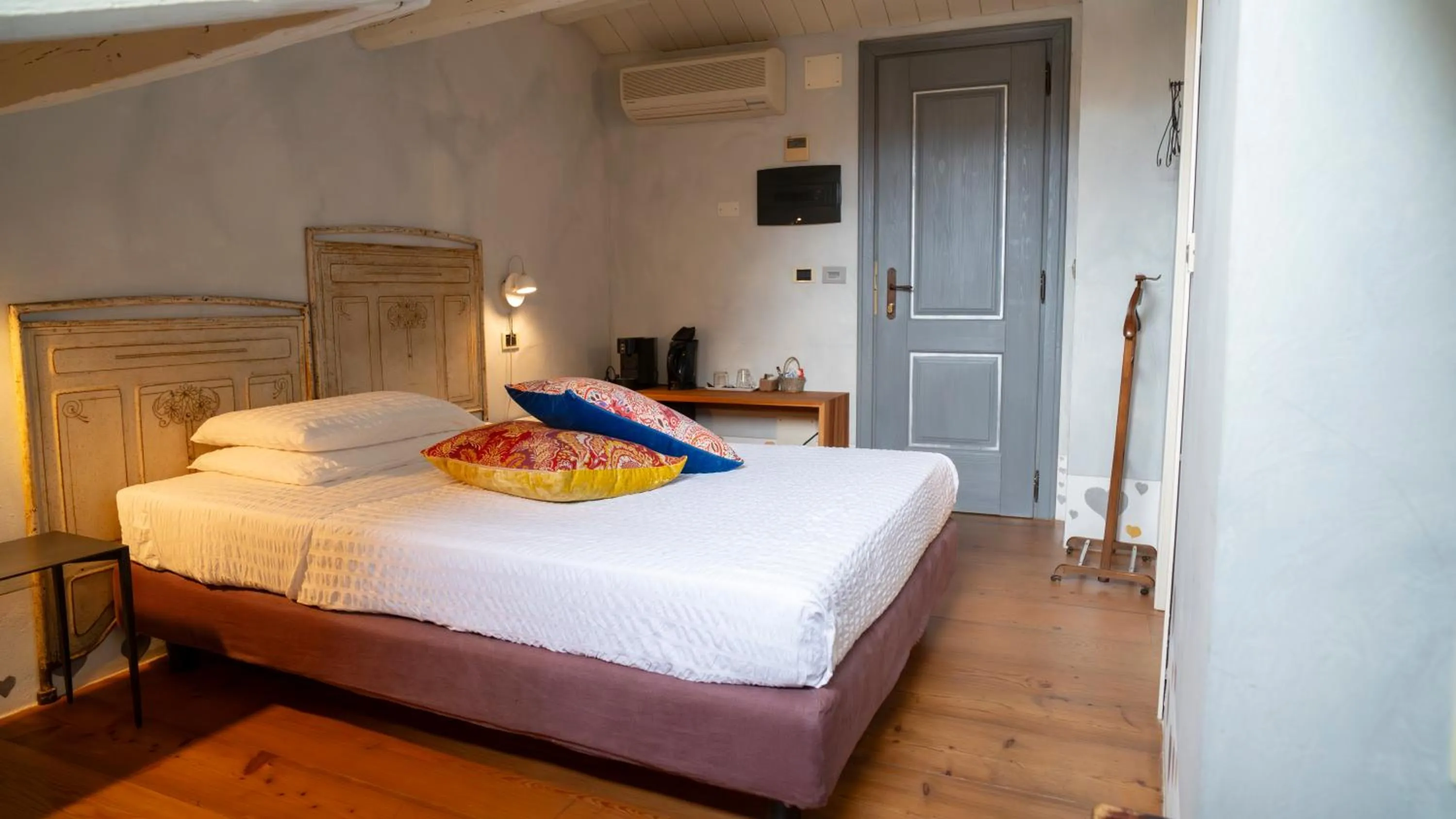 Bed in Locanda Al Cappello