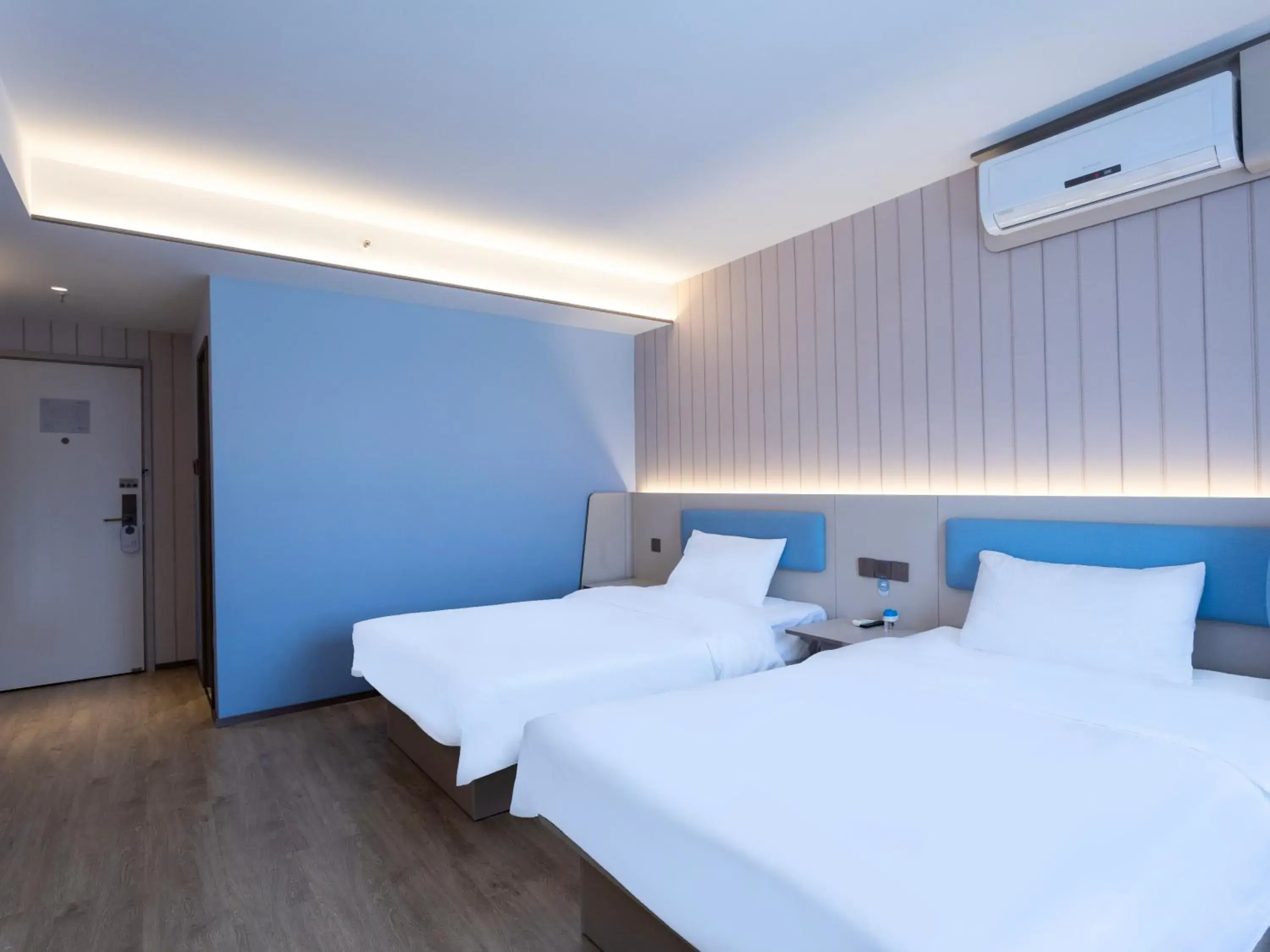 Bed in Hanting Hotel Beijing West Railway Station North Square Bed in Hanting Hotel Beijing West Railway Station North Square