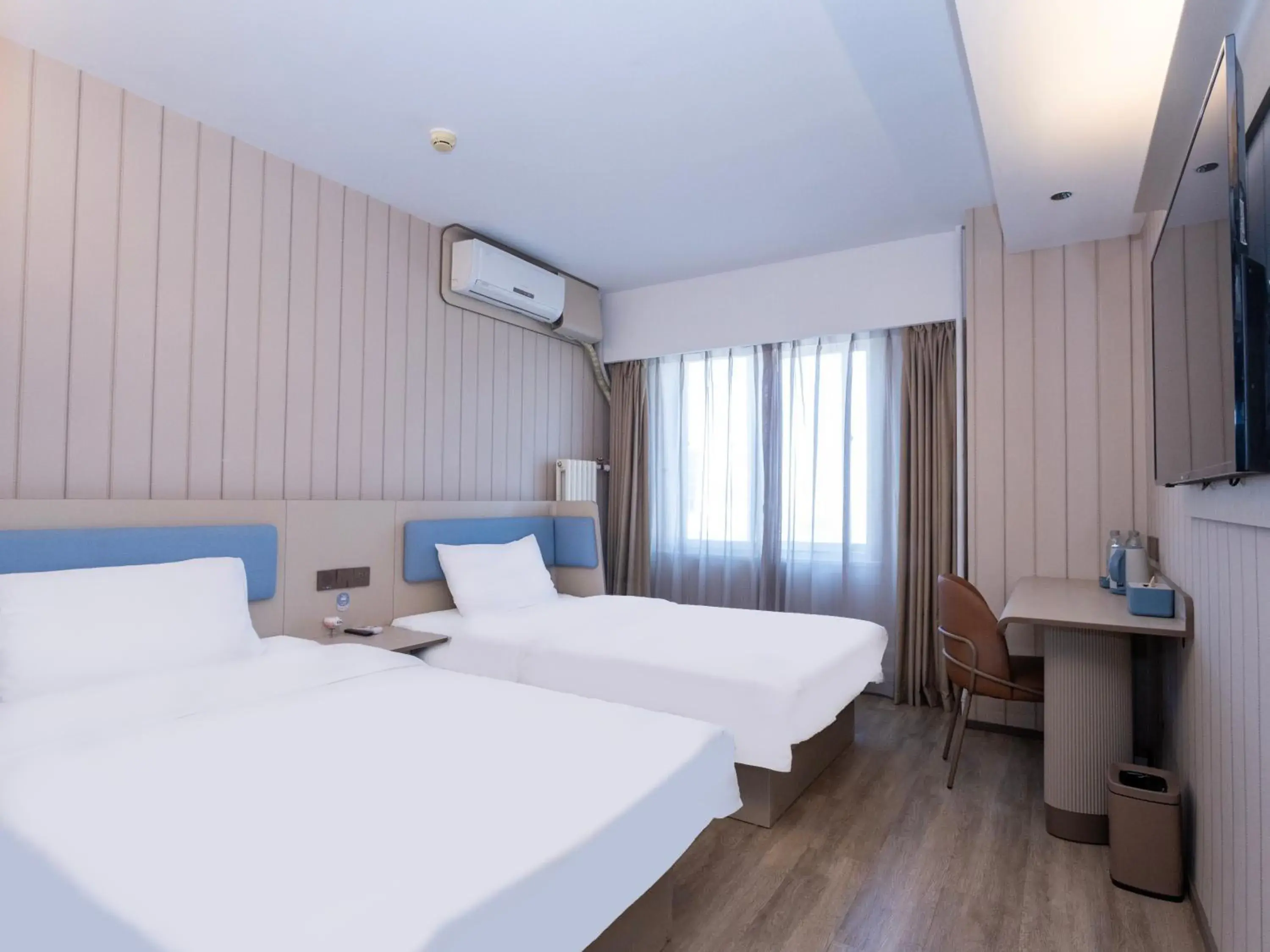 Bed in Hanting Hotel Beijing West Railway Station North Square Bed in Hanting Hotel Beijing West Railway Station North Square