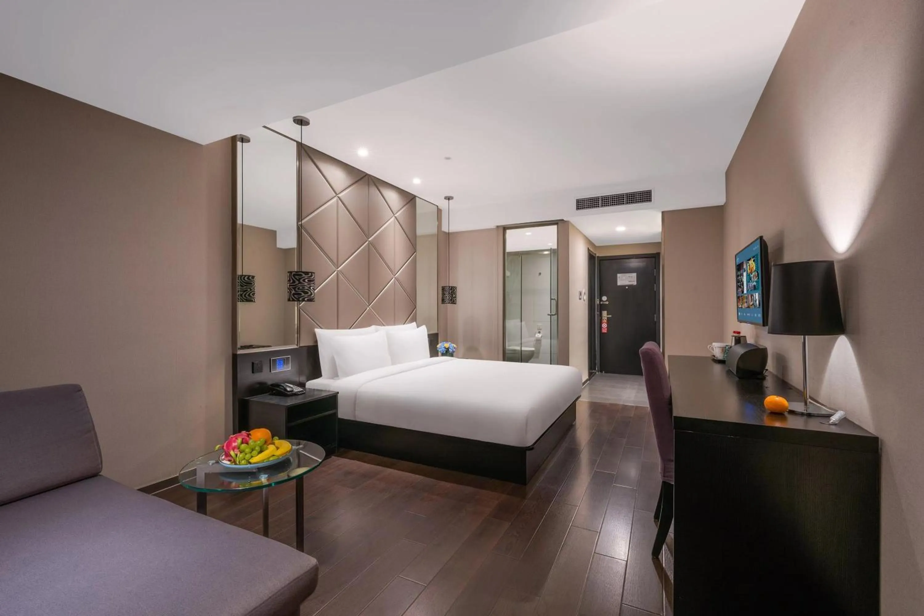 Property building, Bed in Orange Hotel Beijing Xi'erqi