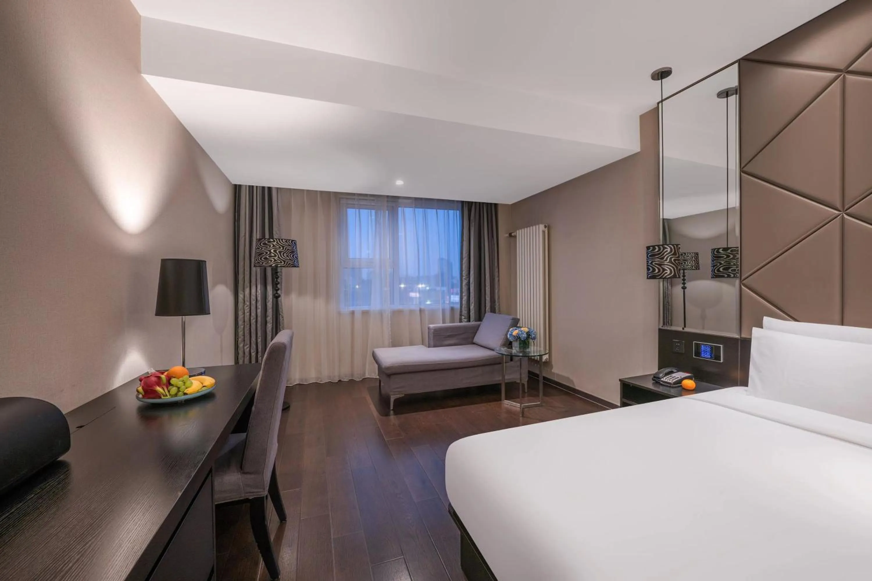 Property building, Bed in Orange Hotel Beijing Xi'erqi
