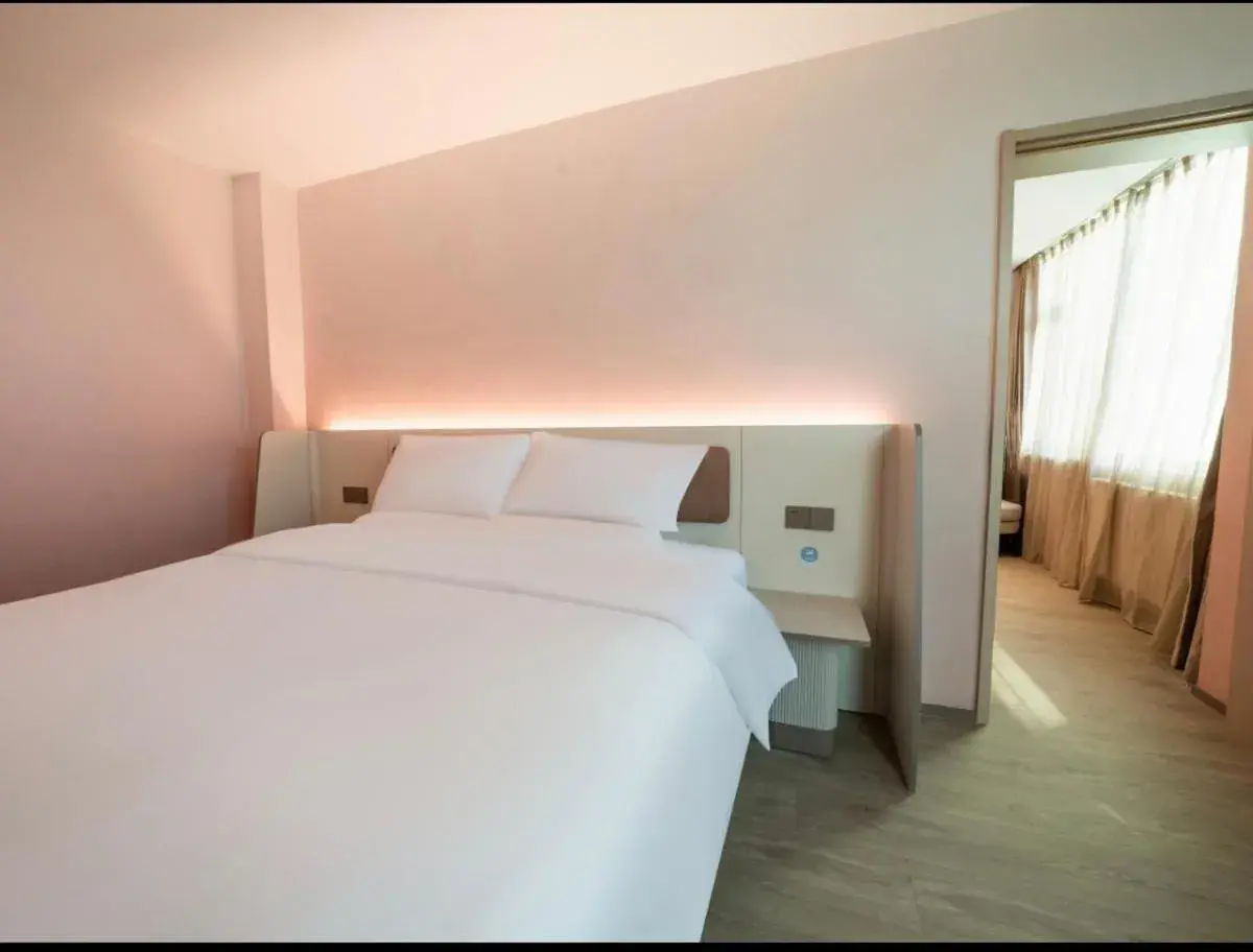 Bed in Hanting Hotel Beijing New International Exhibition Center Bed in Hanting Hotel Beijing New International Exhibition Center