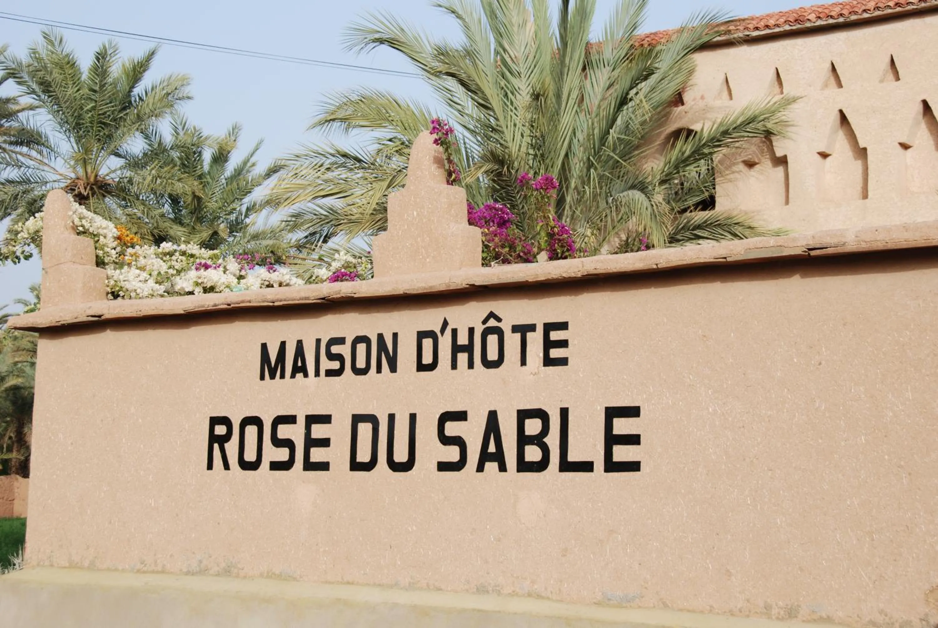 Facade/entrance in Rose du Sable