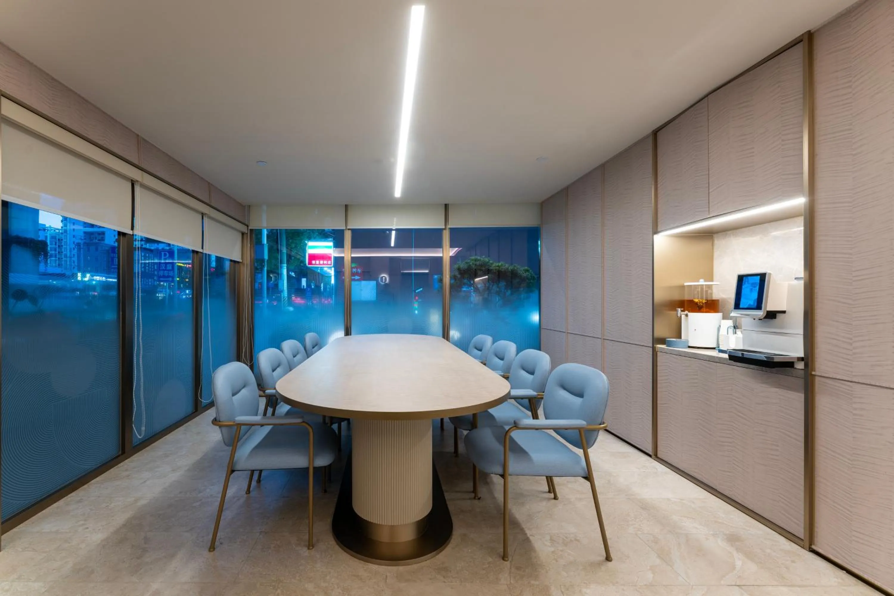 Seating area in Hanting Hotel Shanghai Meilong Wanhui International Plaza