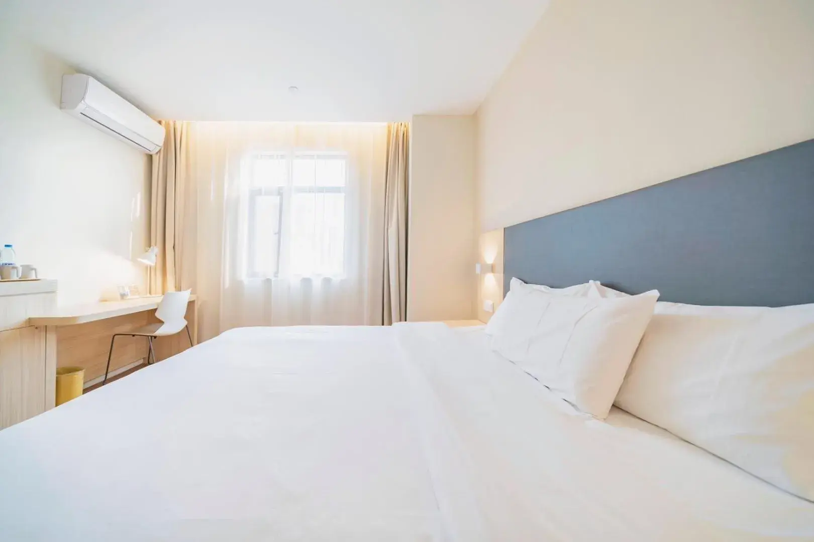 Bed in Hanting Hotel Shanghai Wujing East China Normal University Bed in Hanting Hotel Shanghai Wujing East China Normal University