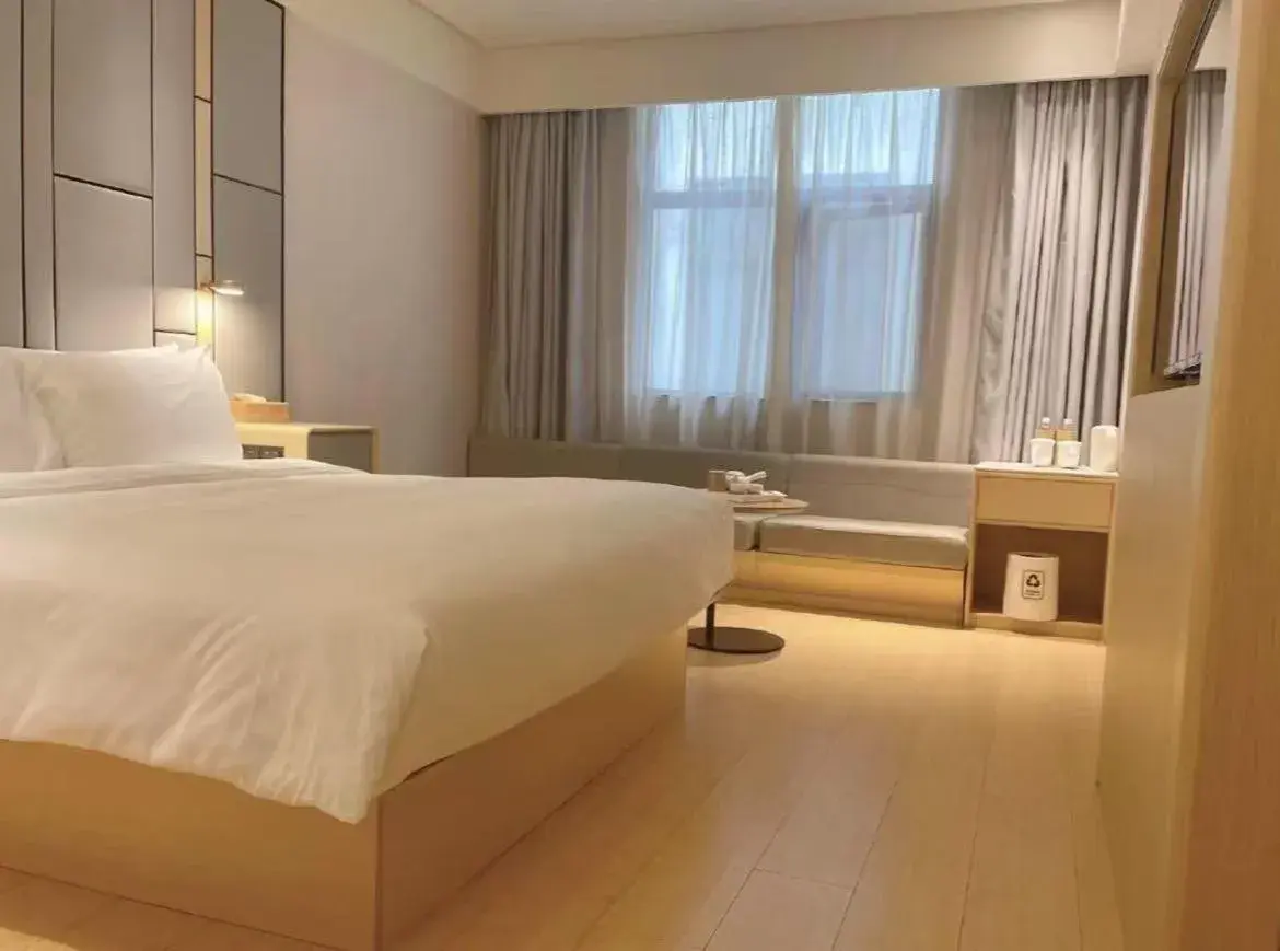 Superior King Room in JI Hotel Shanghai Wujing East China Normal University Superior King Room in JI Hotel Shanghai Wujing East China Normal University