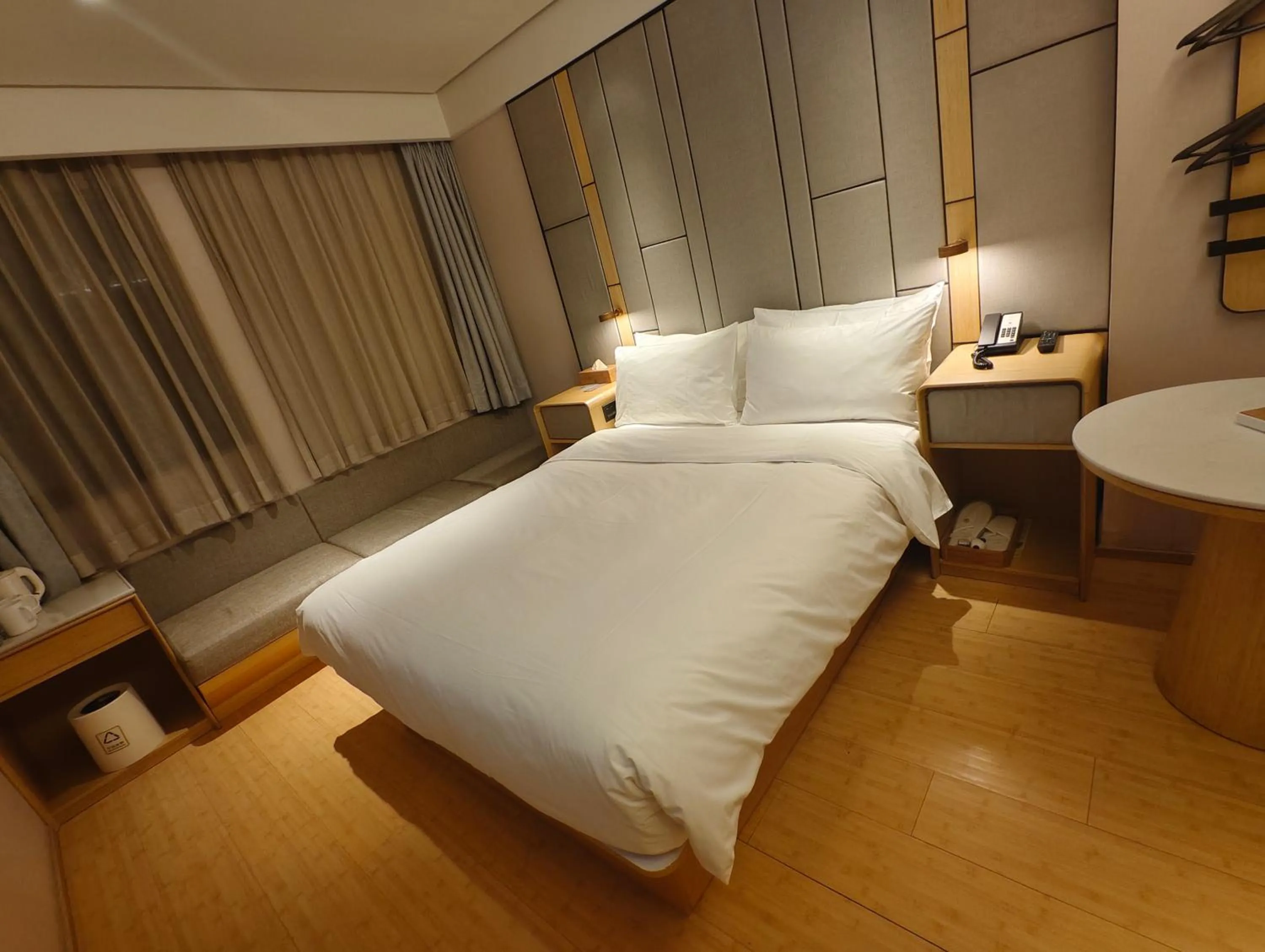 Property building, Bed in JI Hotel Shanghai Wujiaochang Huangxing Road