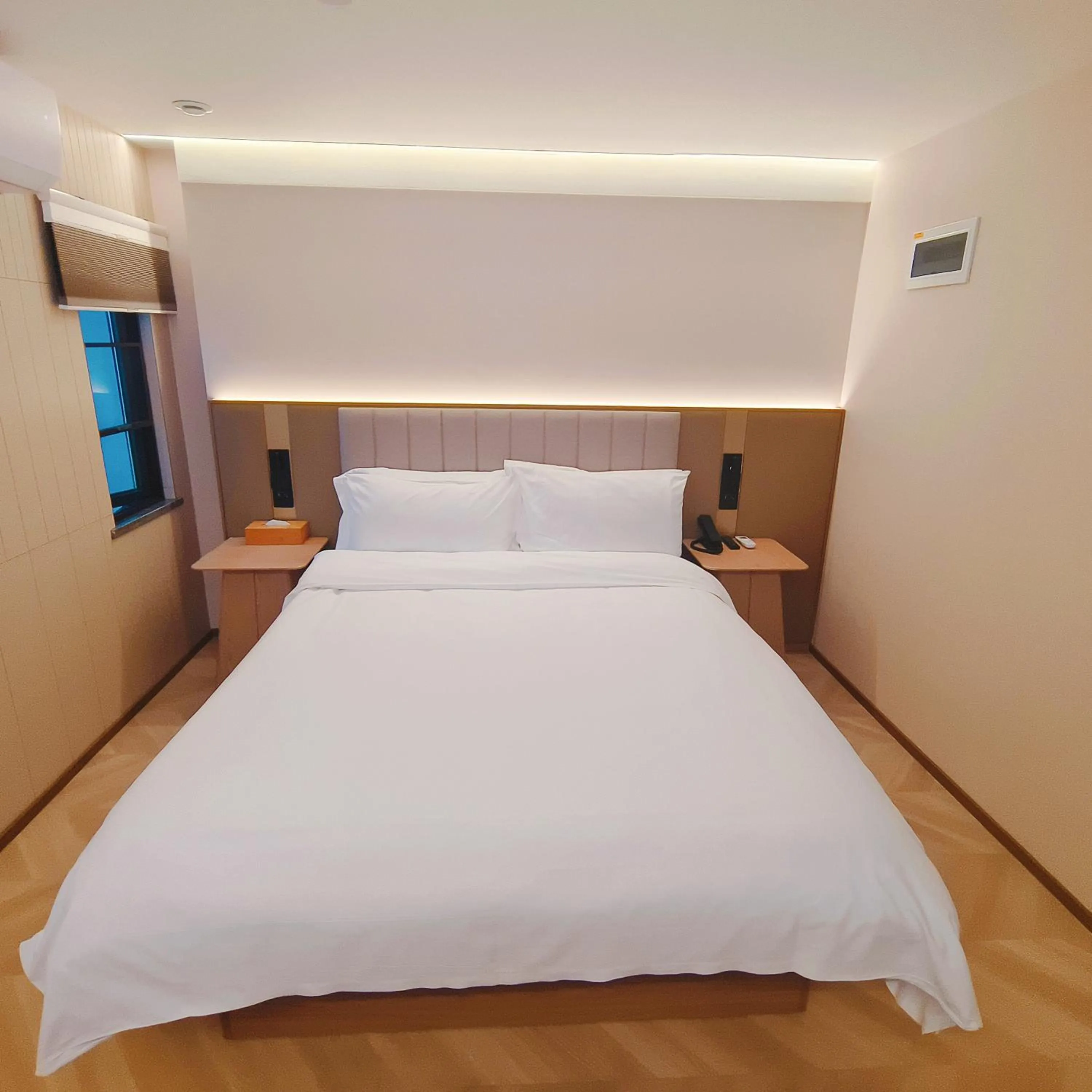 Bed in Starway Hotel Shanghai Wujiaochang Changhai Hospital