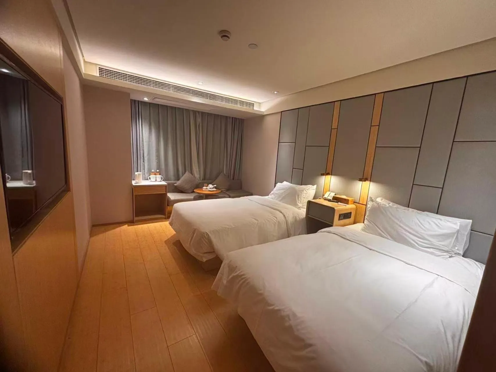 Bed in JI Hotel Shanghai Hongqiao Airport Qixin Road