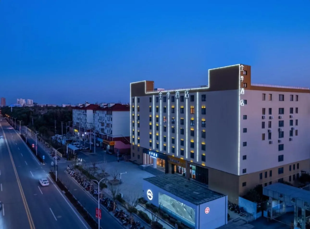 Property building in JI Hotel Shanghai Hongmei South Road Subway Station