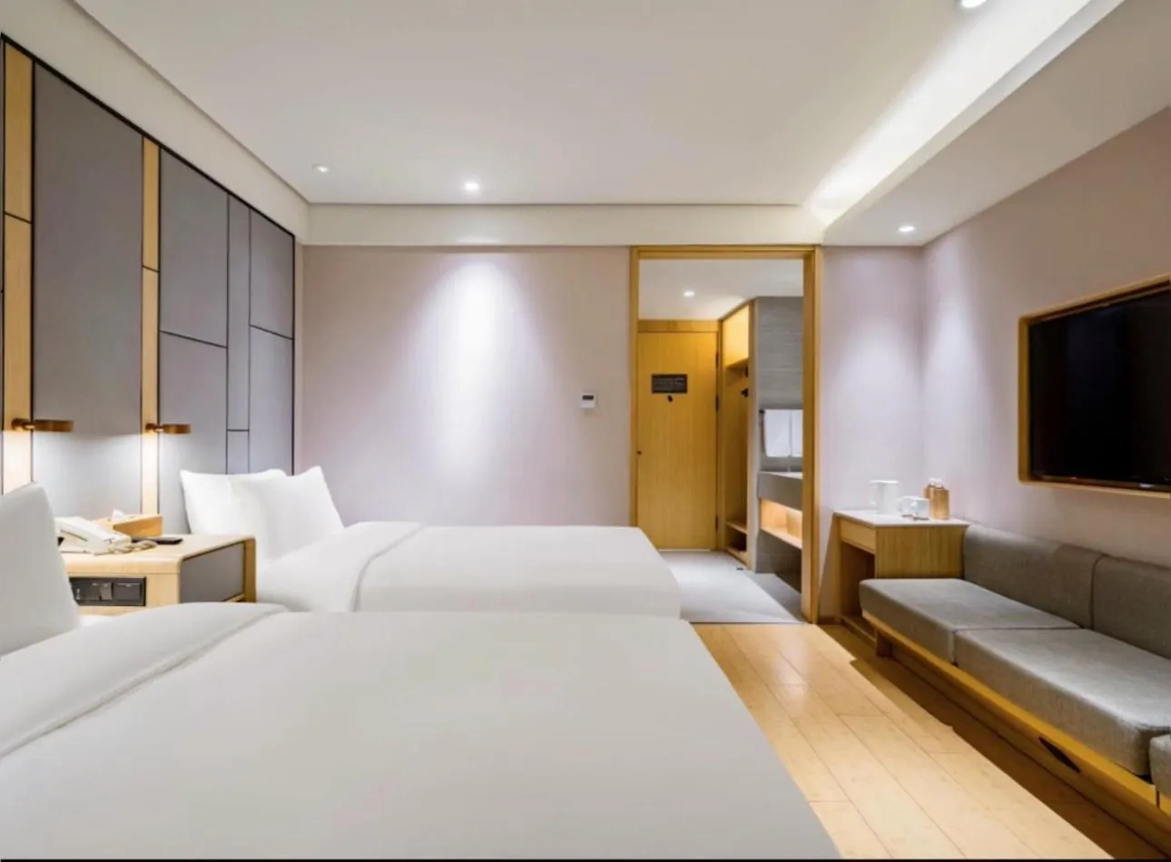Bedroom, Bed in JI Hotel Shanghai Hongmei South Road Subway Station