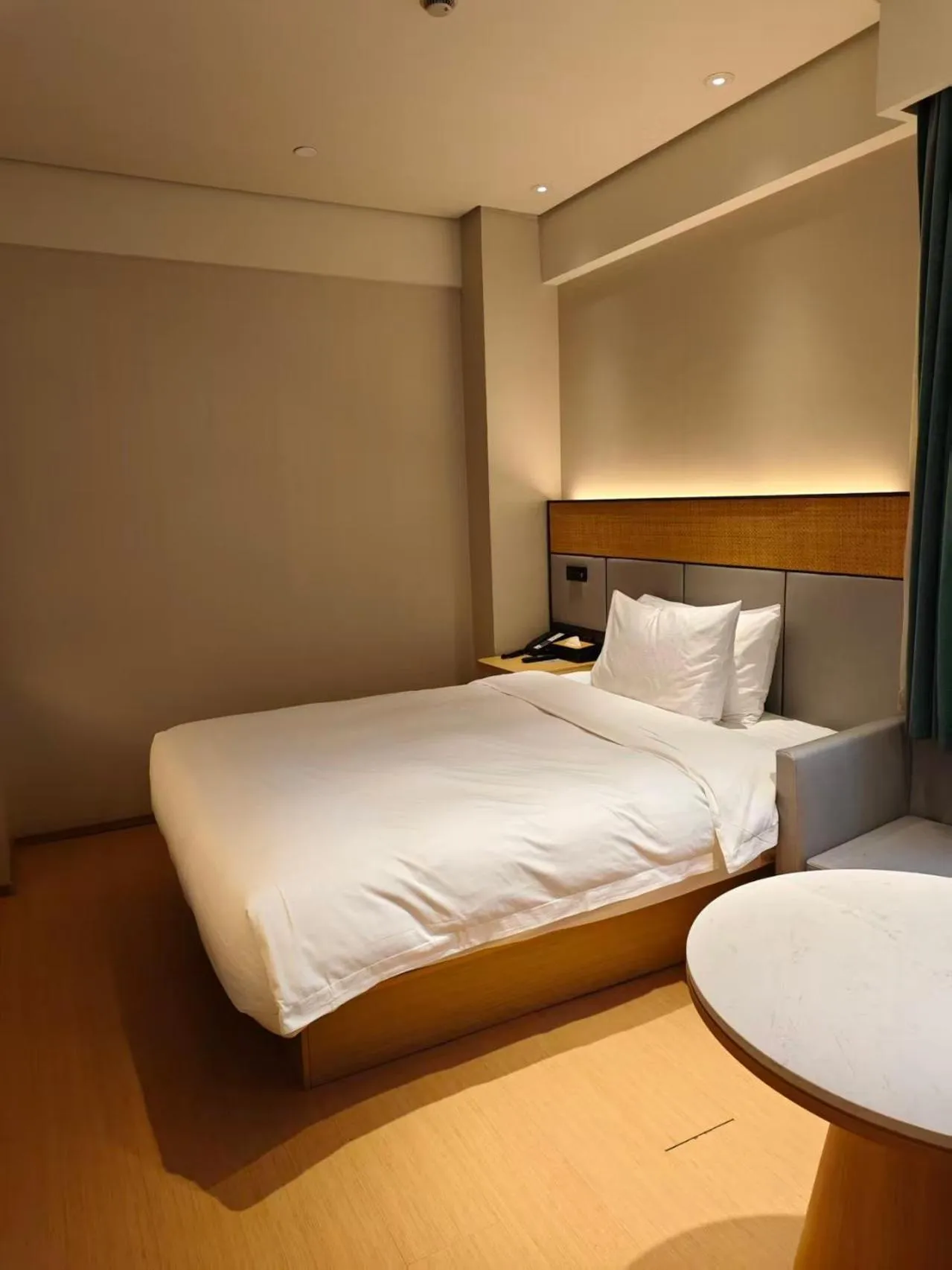 Bedroom, Bed in JI Hotel Shanghai Xinzhuang