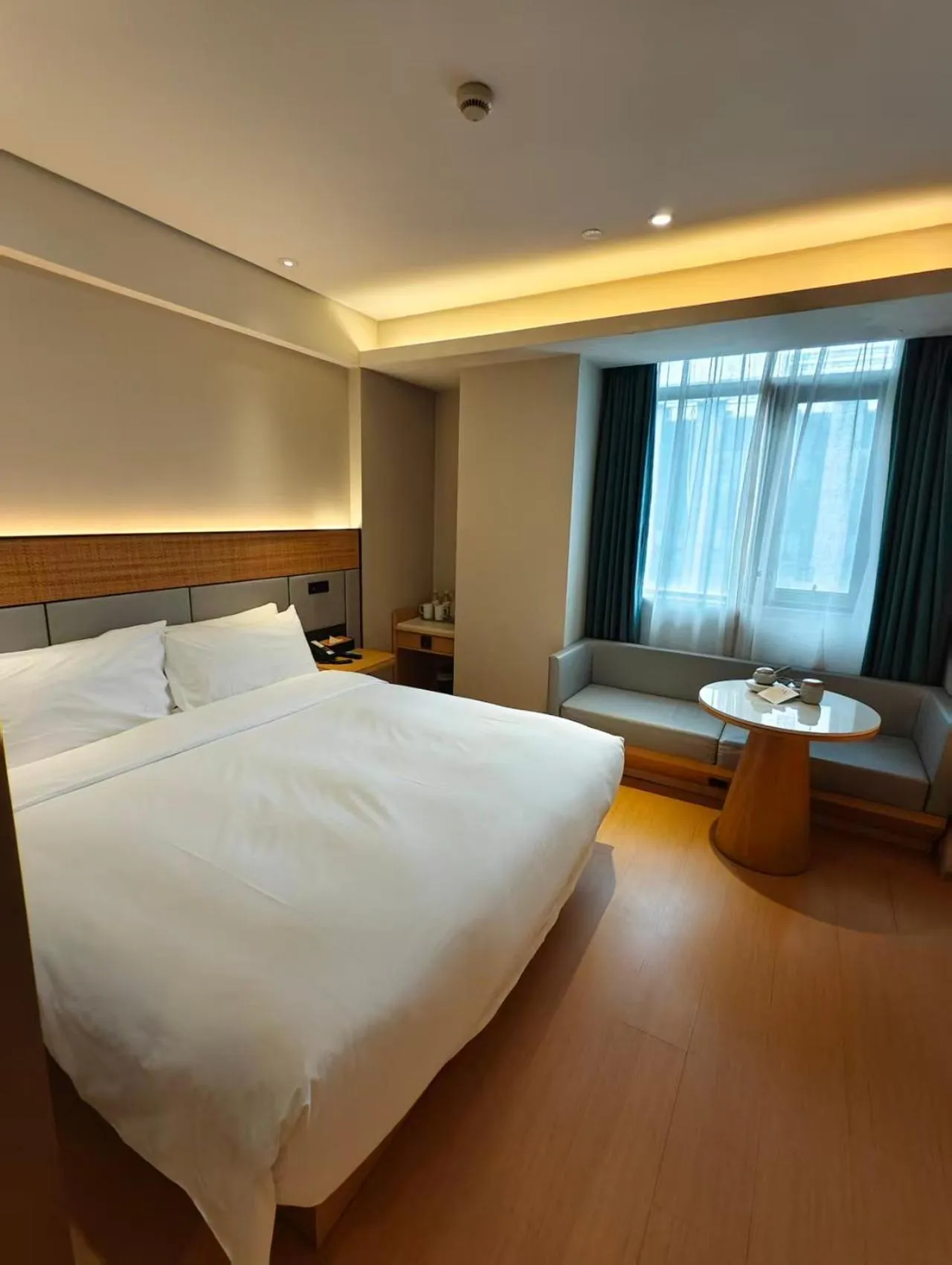 Bedroom, Bed in JI Hotel Shanghai Xinzhuang