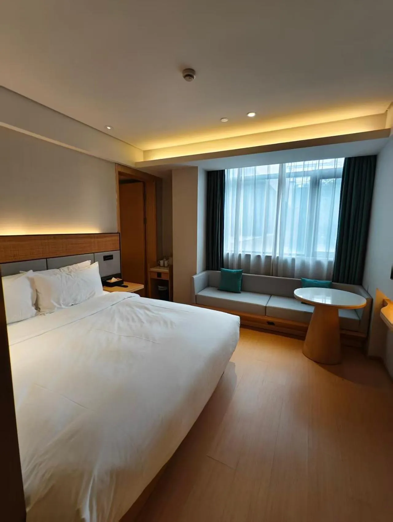 Bedroom, Bed in JI Hotel Shanghai Xinzhuang