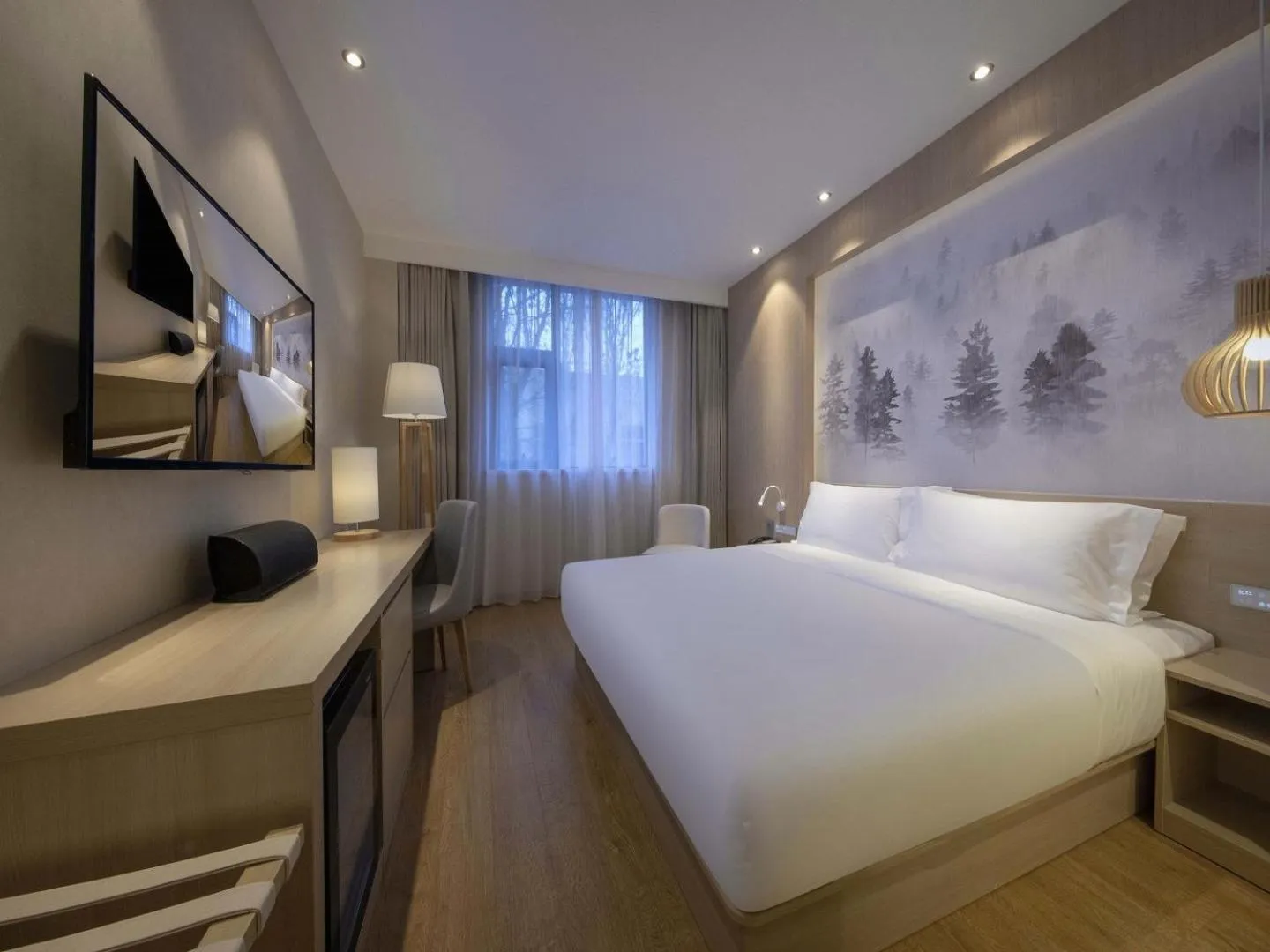 room service, Bed in Orange Hotel Shanghai Chuansha International Tourism Resort