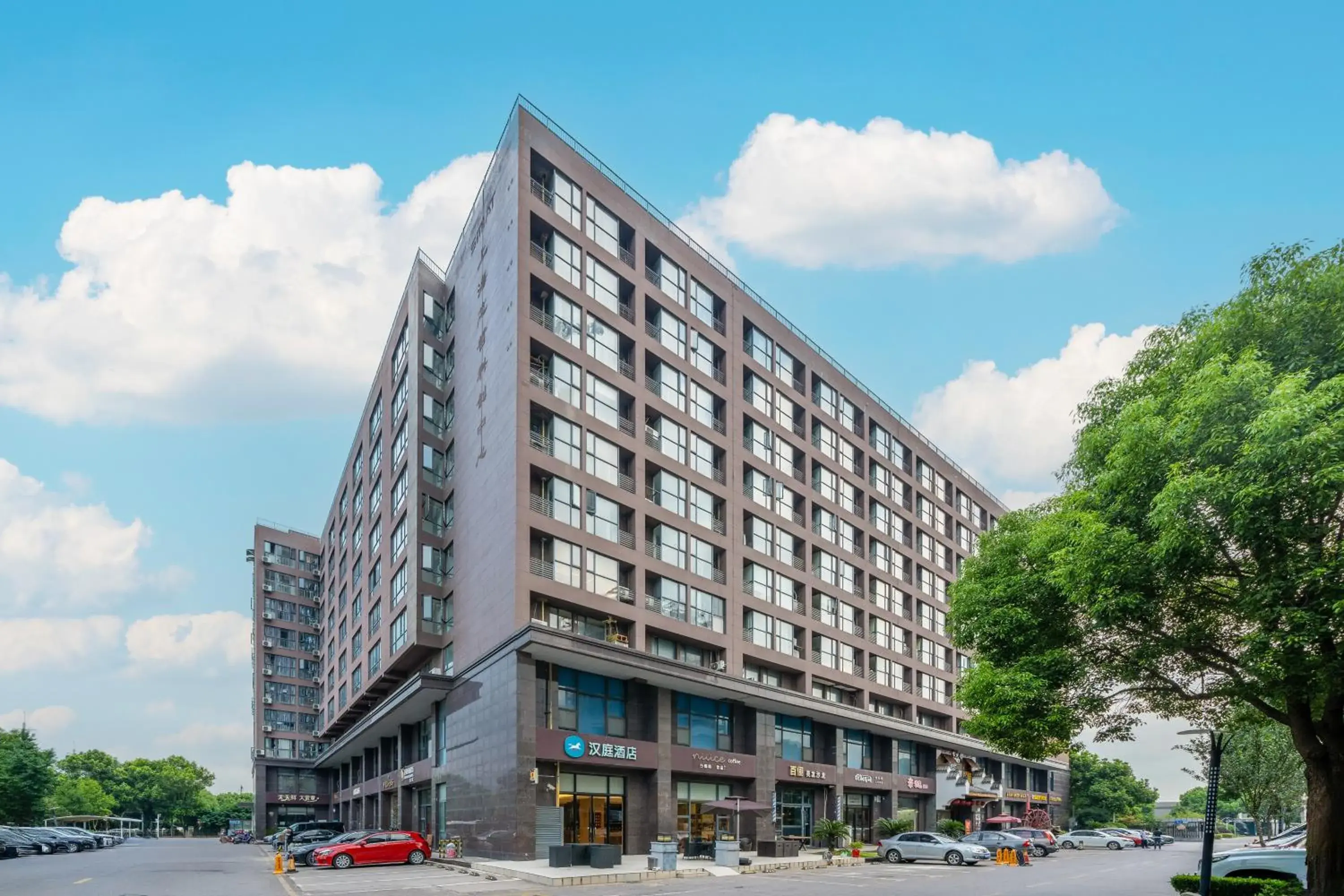 Property building in Hanting Hotel Shanghai Fengxian Nanqiao Industrial Park Property building in Hanting Hotel Shanghai Fengxian Nanqiao Industrial Park