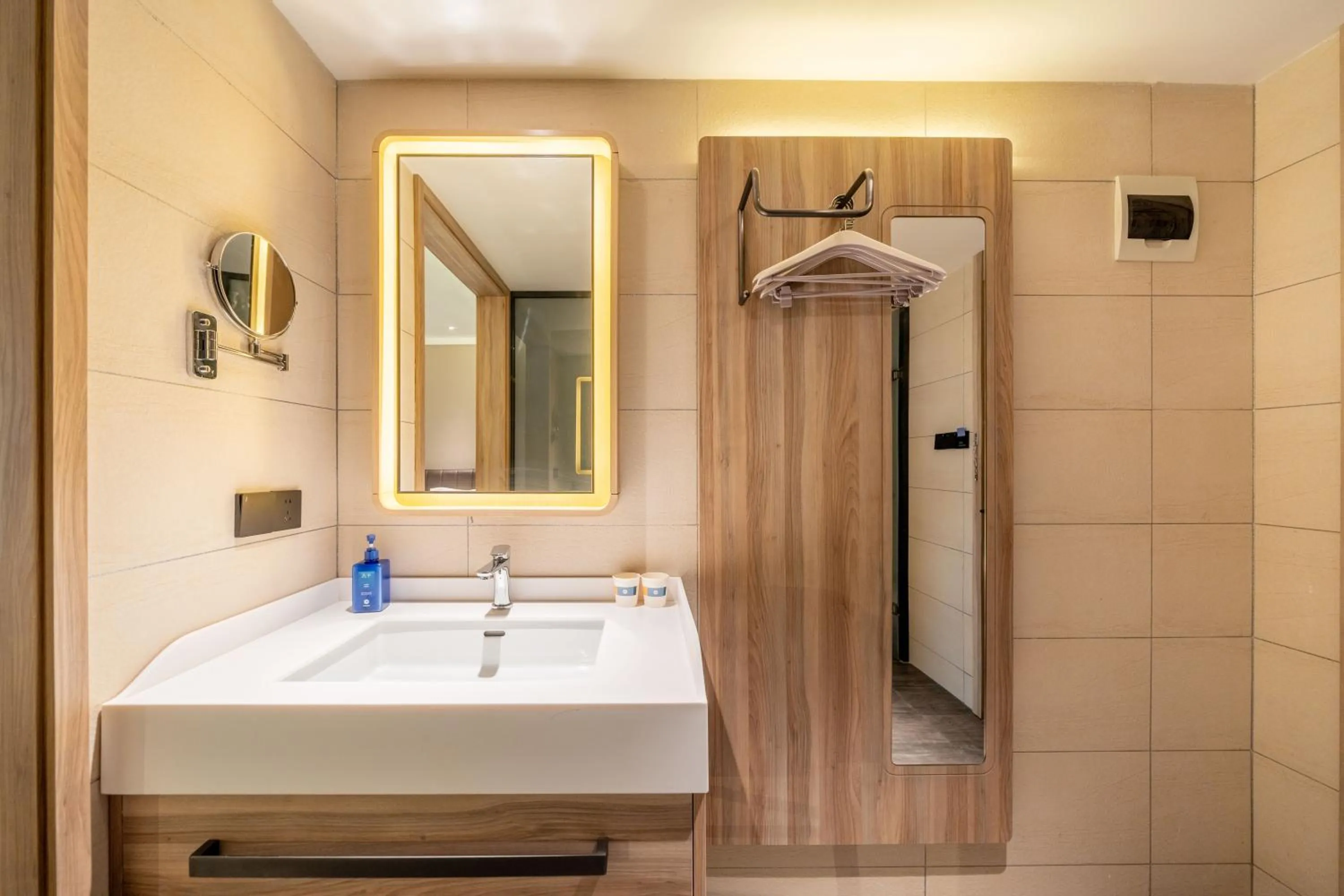 Bathroom in Hanting Hotel Shanghai Fengxian Nanqiao Industrial Park