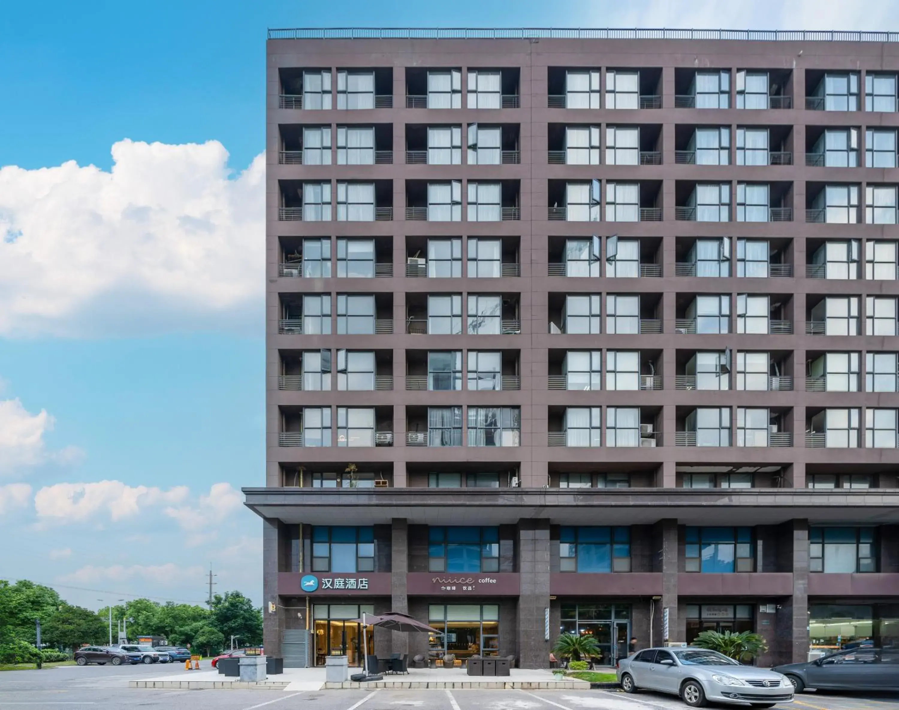 Property building in Hanting Hotel Shanghai Fengxian Nanqiao Industrial Park Property building in Hanting Hotel Shanghai Fengxian Nanqiao Industrial Park