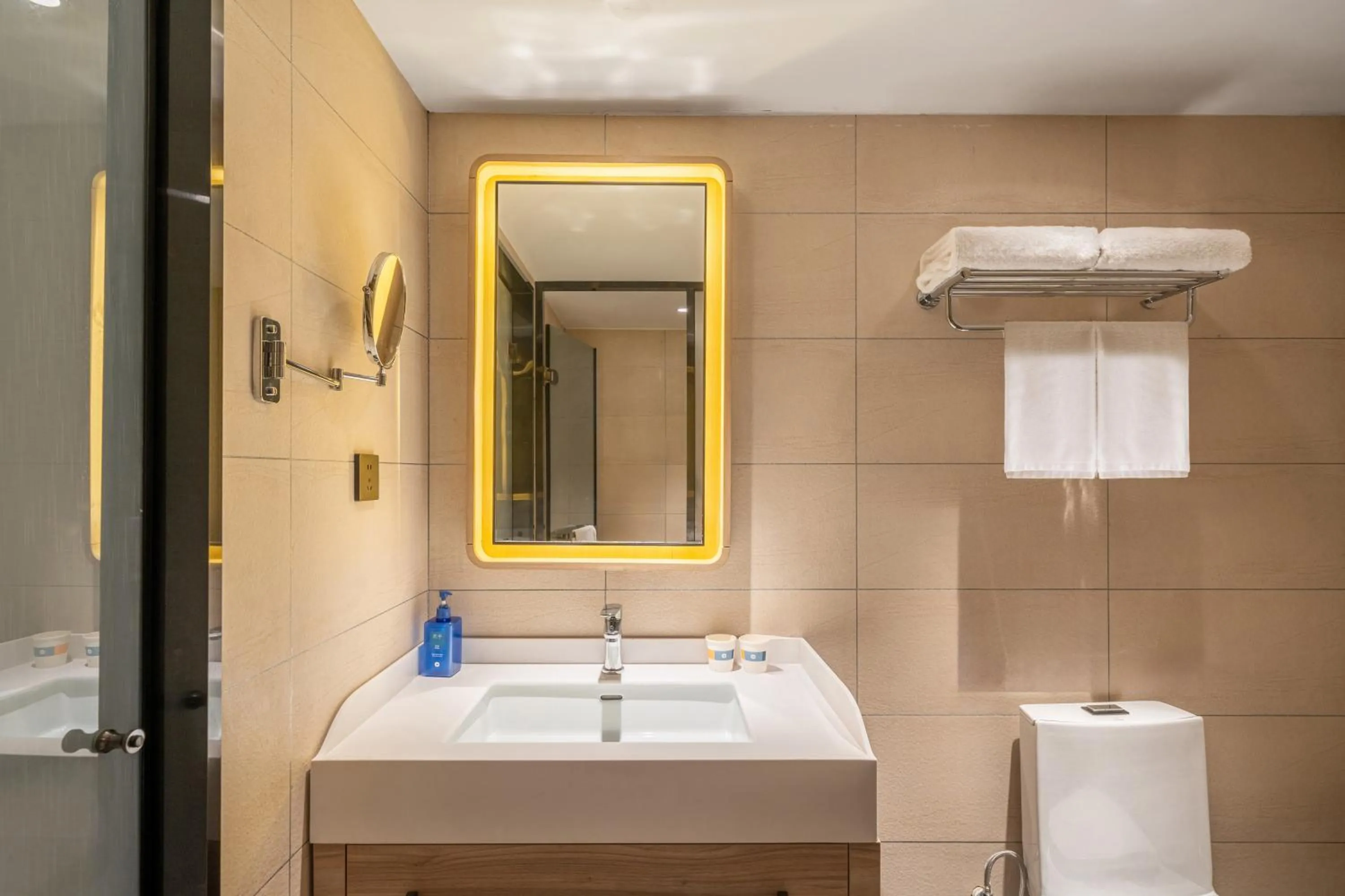 towels in Hanting Hotel Shanghai Fengxian Nanqiao Industrial Park