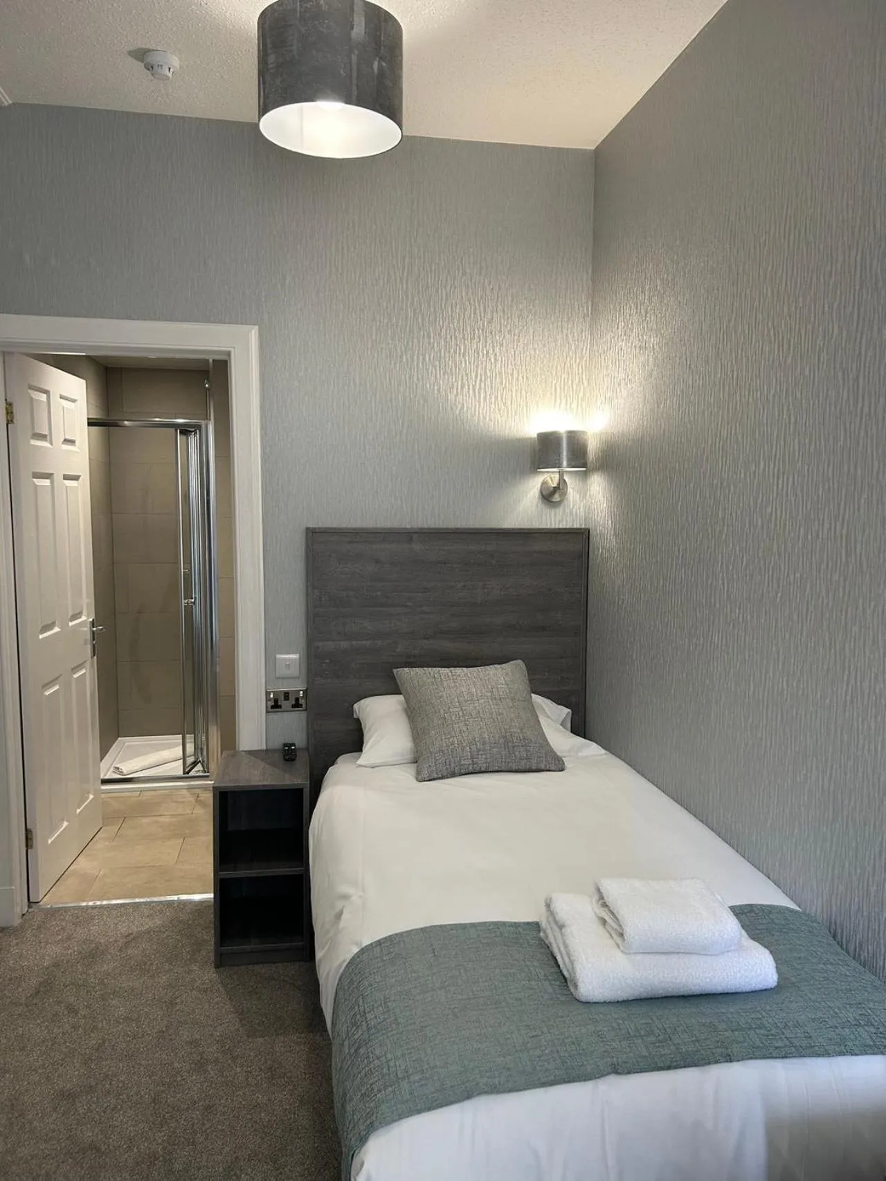 Bed in Arrandale Guest House