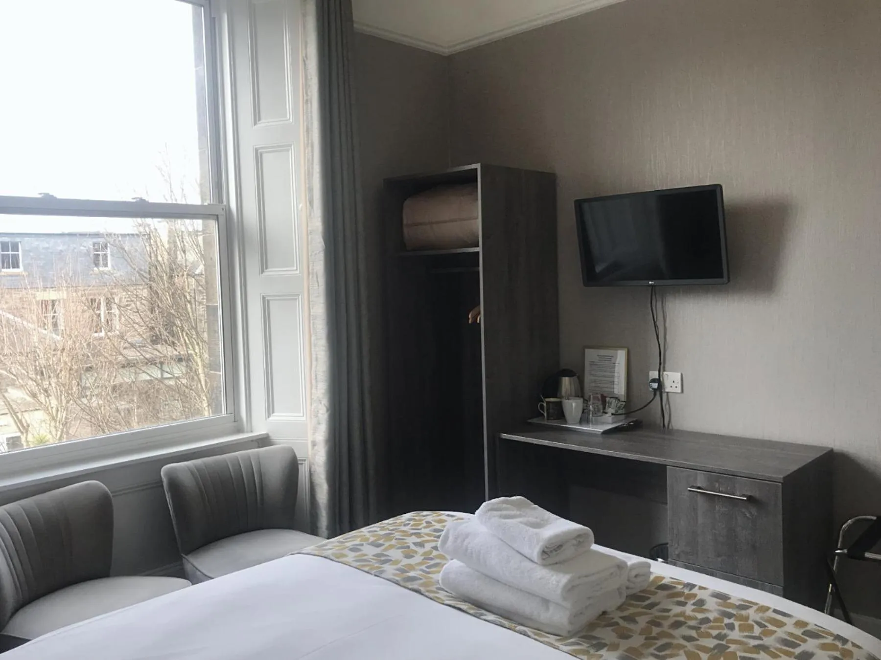 Bed in Arrandale Guest House