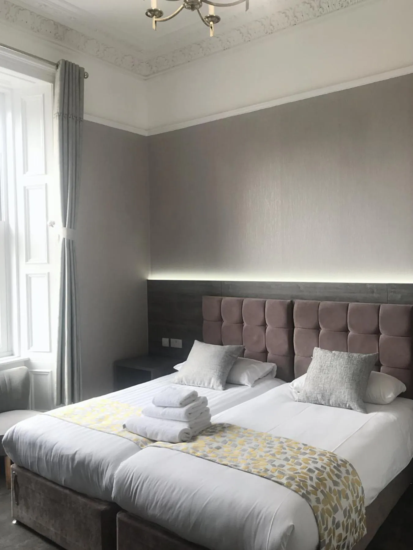 Bed in Arrandale Guest House