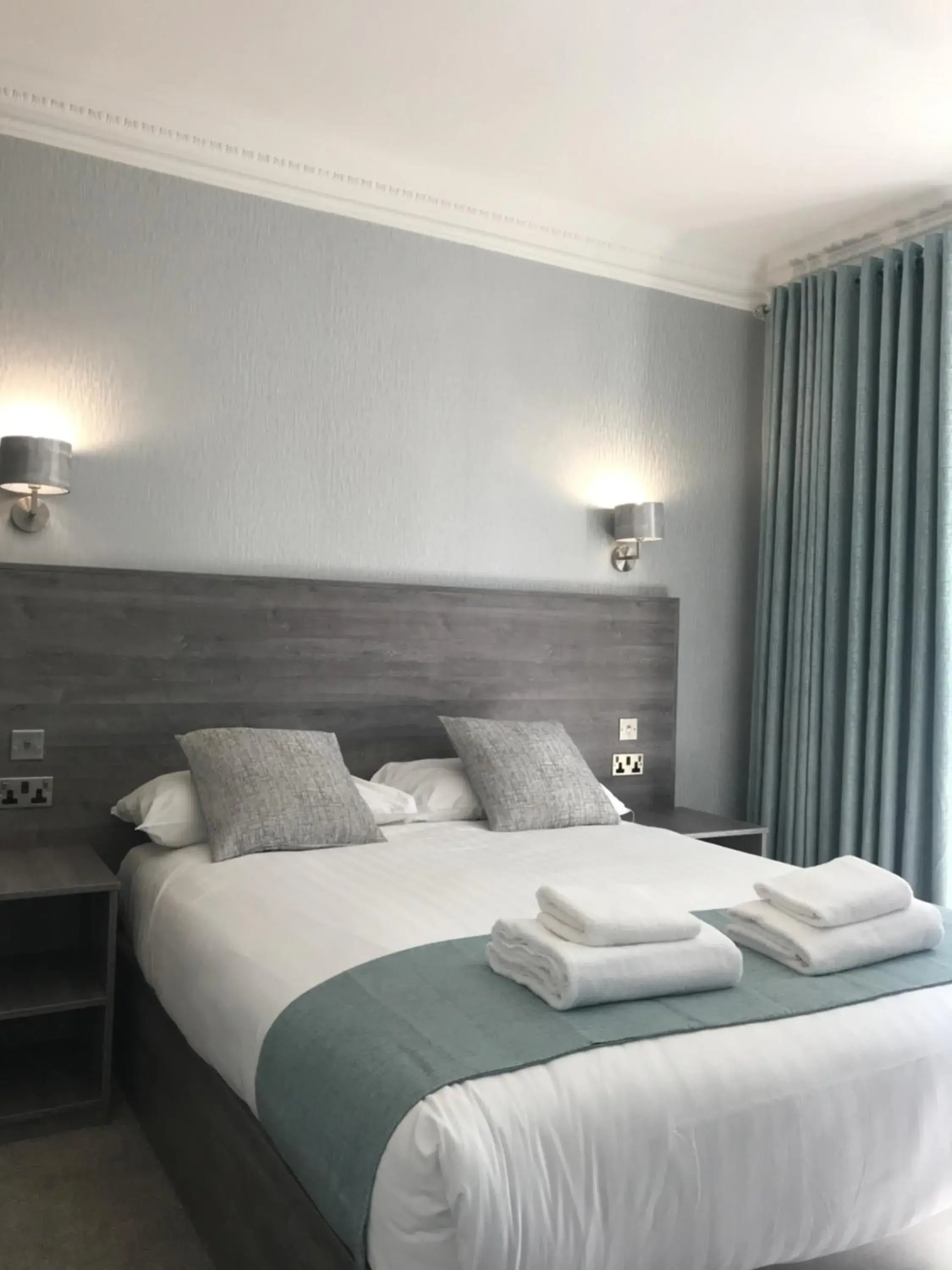 Deluxe Double Room with Shower in Arrandale Guest House Deluxe Double Room with Shower in Arrandale Guest House