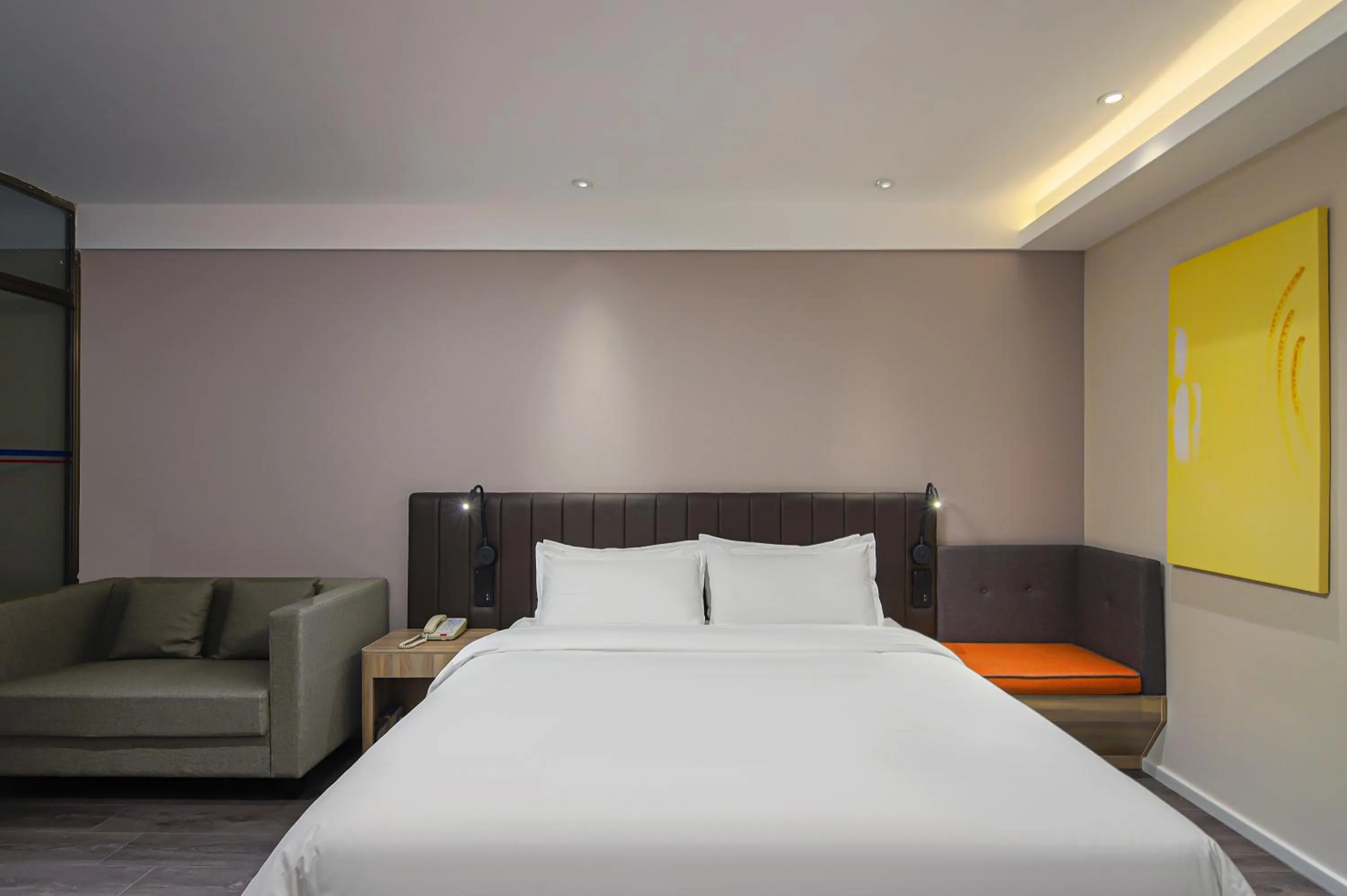 Photo of the whole room, Bed in Hanting Hotel Nanjing Xianhemen Zidong Commercial Street
