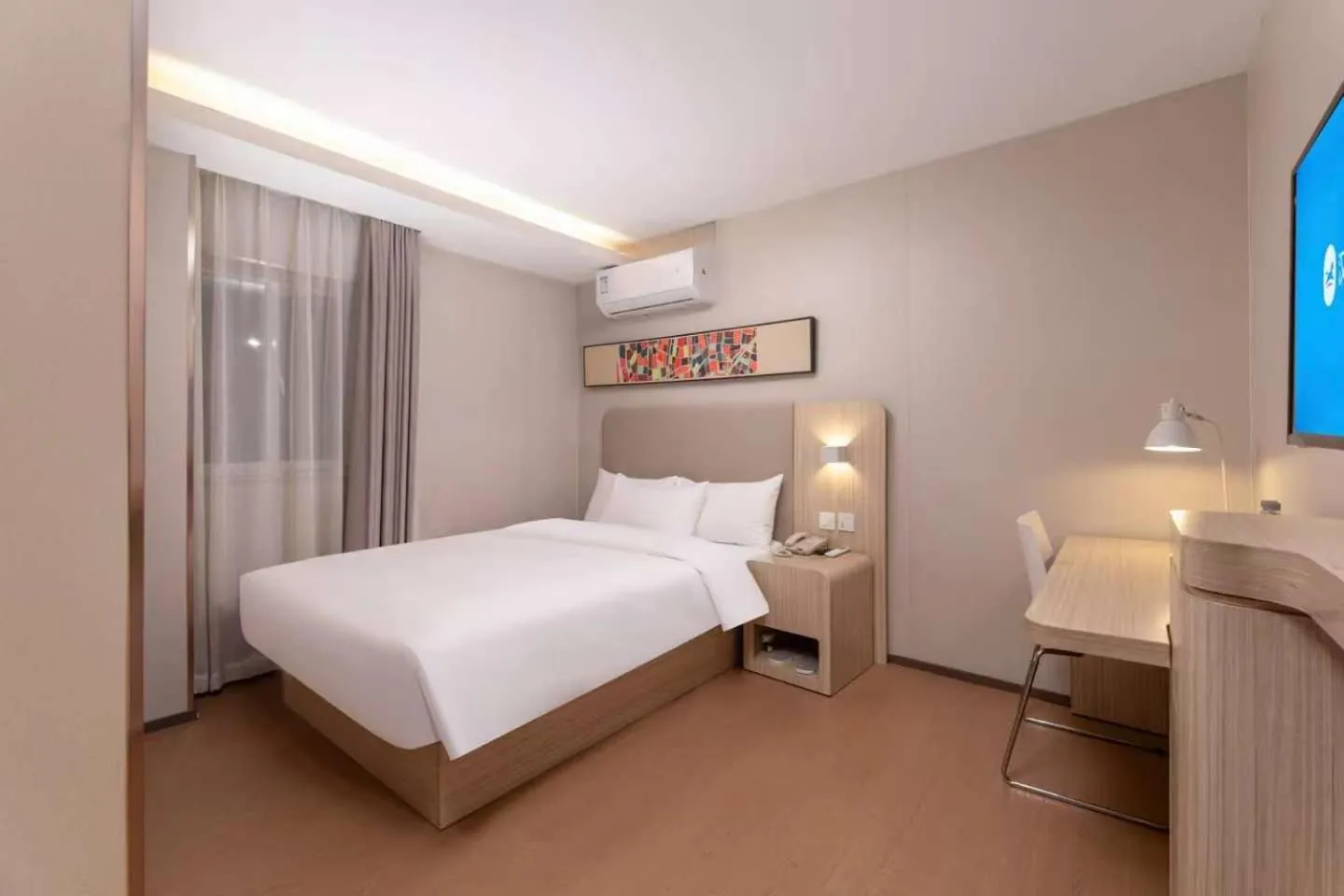 Photo of the whole room, Bed in Hanting Hotel Nanjing Jiangning Niu Shoushan