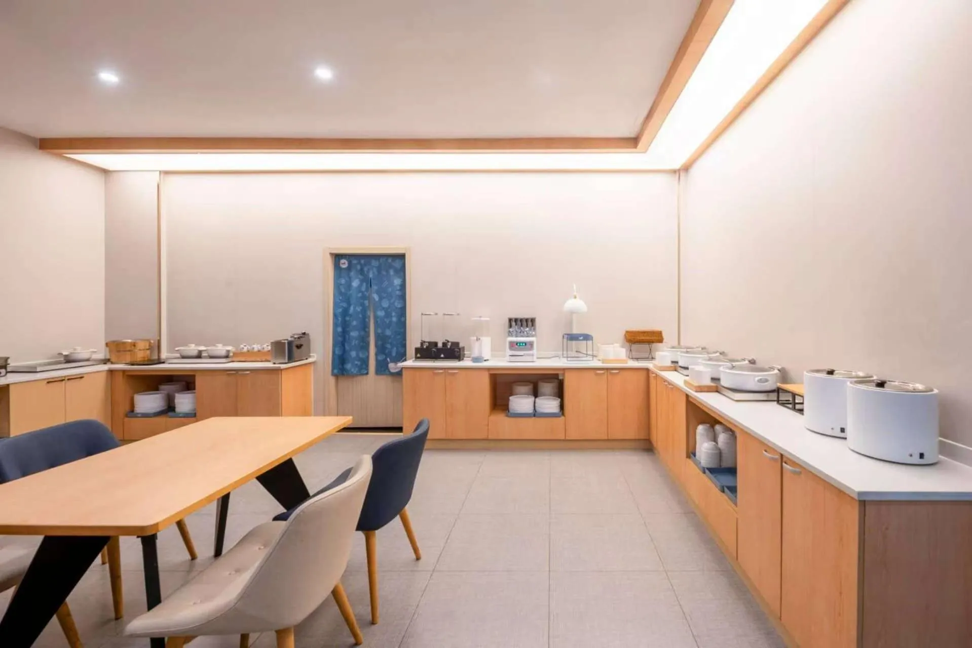 Restaurant/places to eat in Hanting Hotel Nanjing Jiangning Niu Shoushan