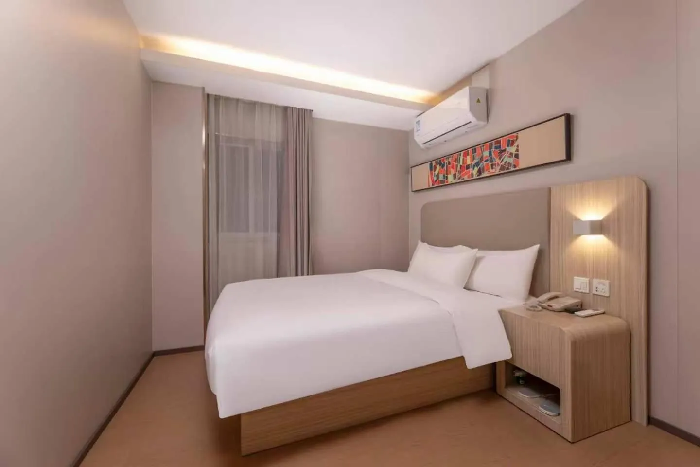 Photo of the whole room, Bed in Hanting Hotel Nanjing Jiangning Niu Shoushan