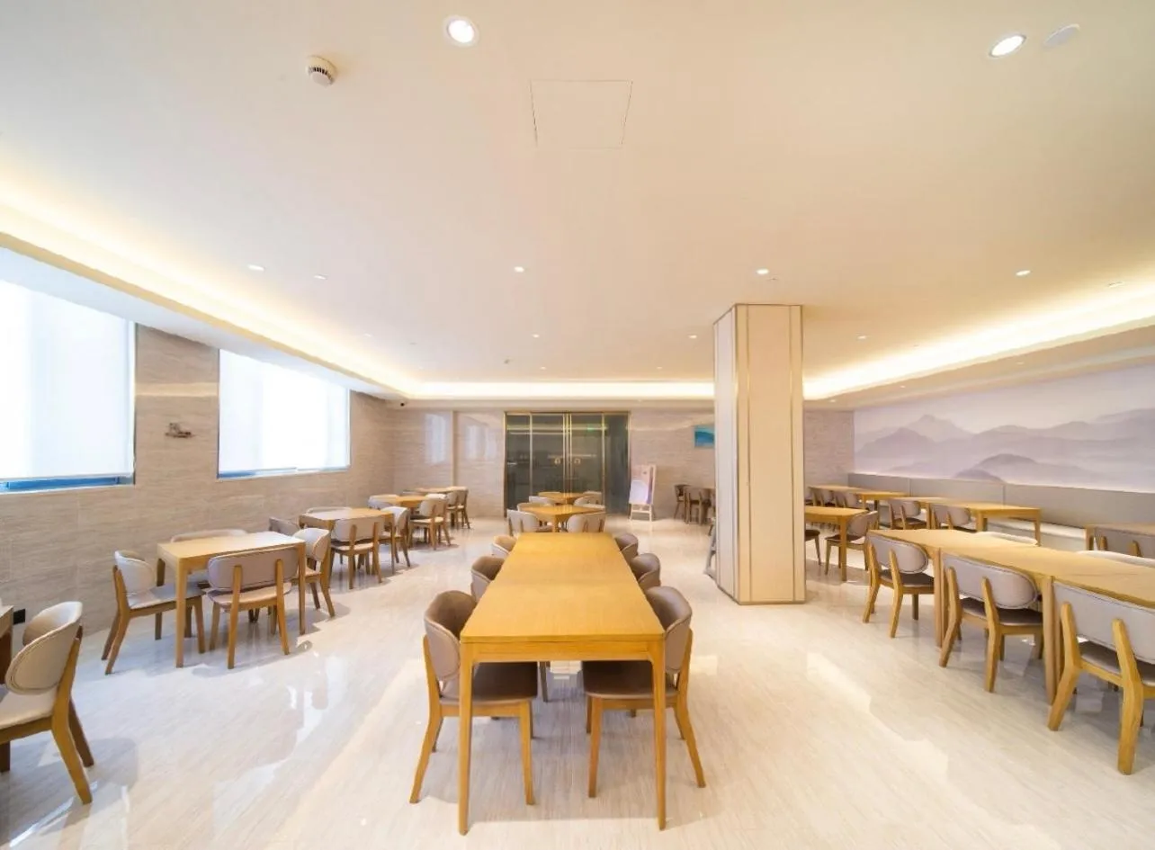 Restaurant/places to eat in JI Hotel Hangzhou Banshan Road