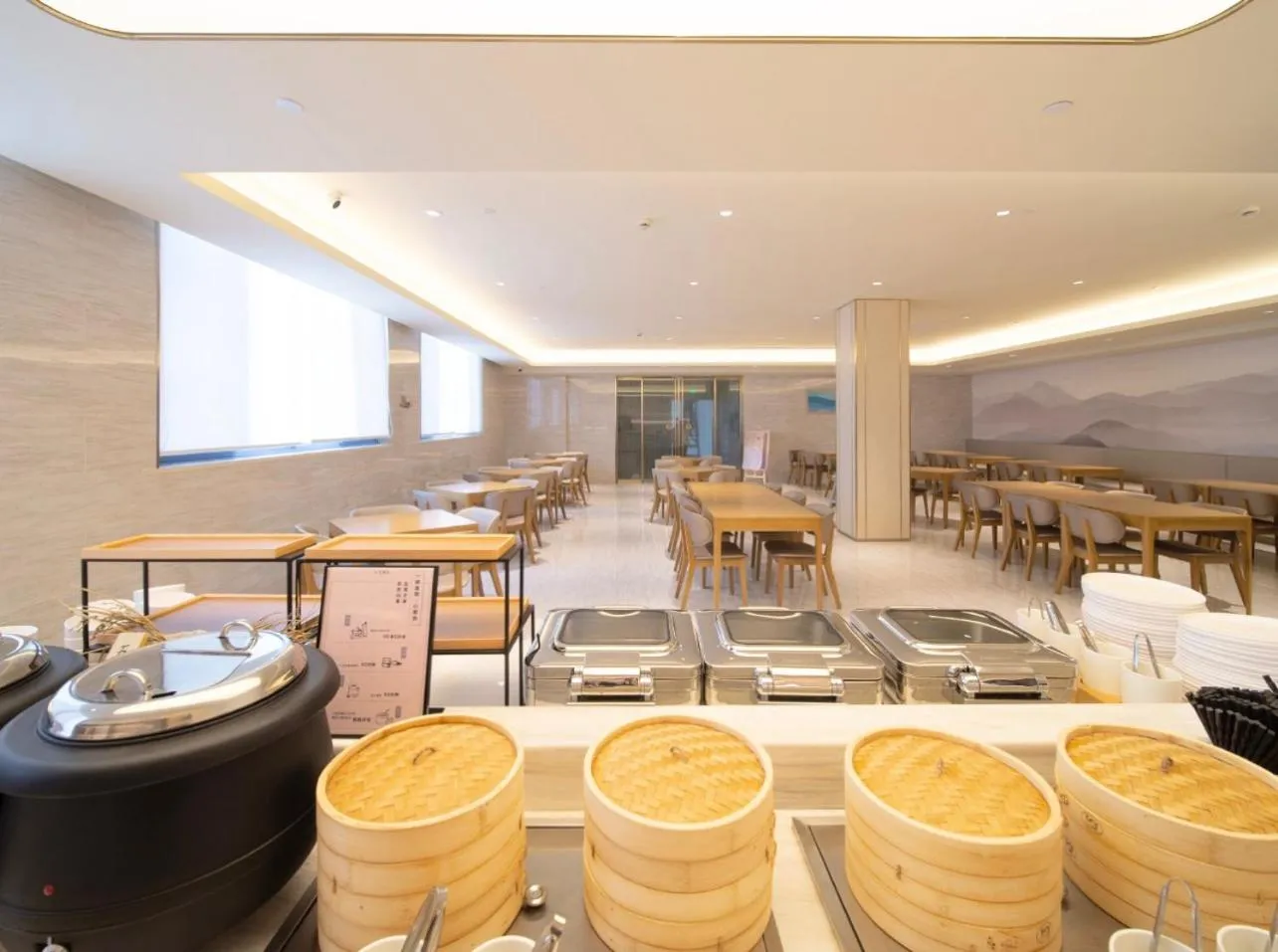 Restaurant/places to eat in JI Hotel Hangzhou Banshan Road