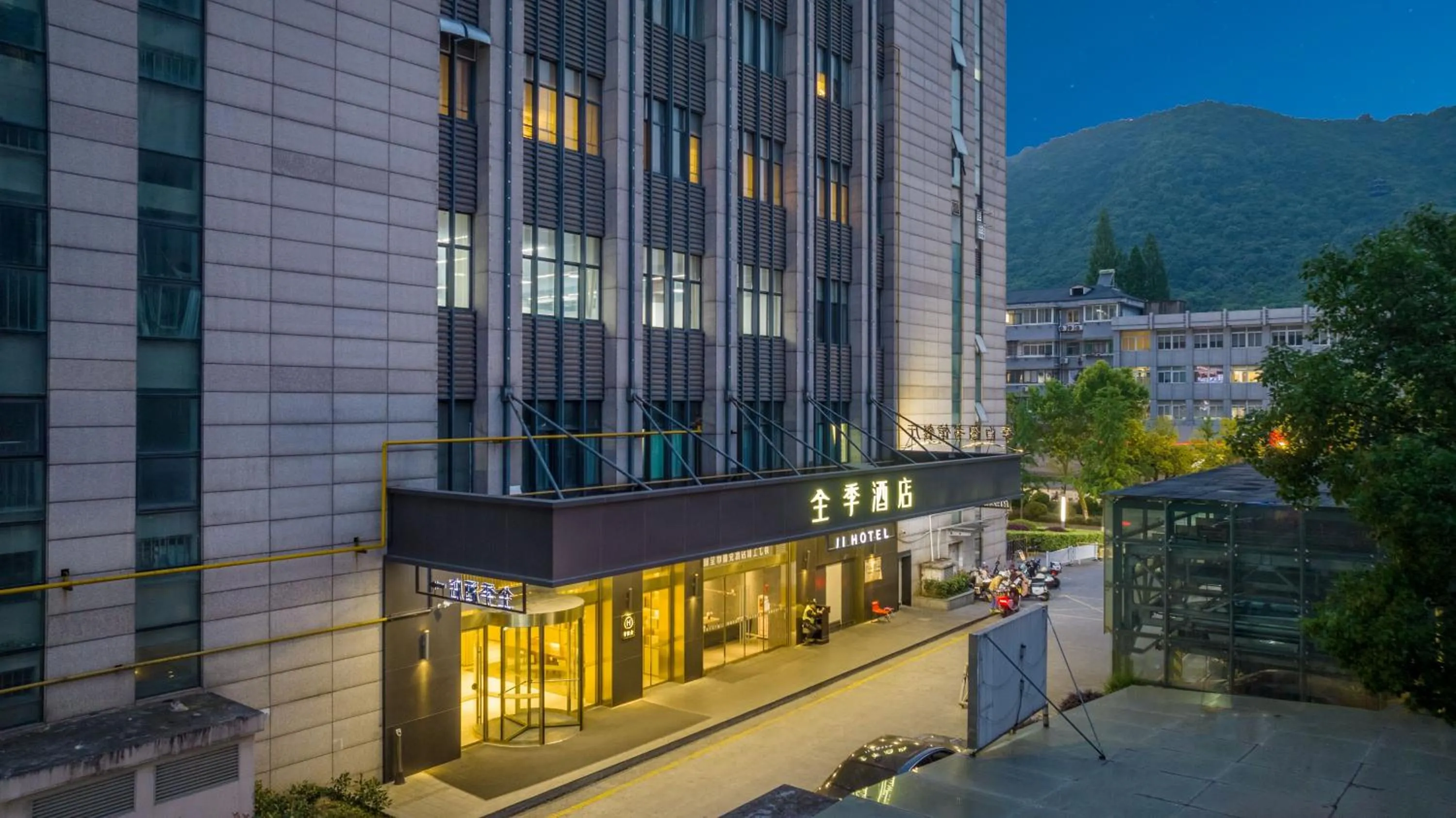 Property building in JI Hotel Hangzhou Banshan Road