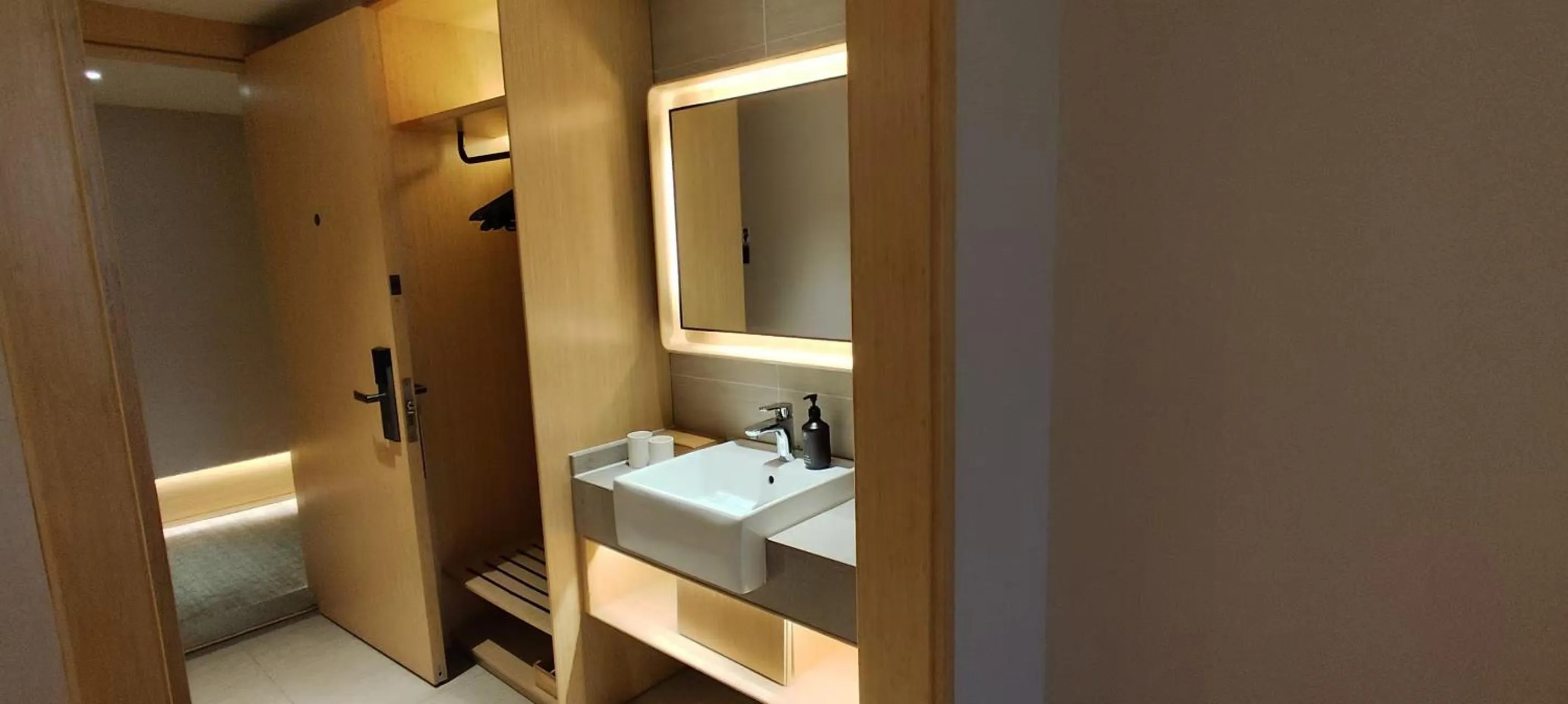 Bathroom in JI Hotel Hangzhou Xianghu Wanda Middle Road