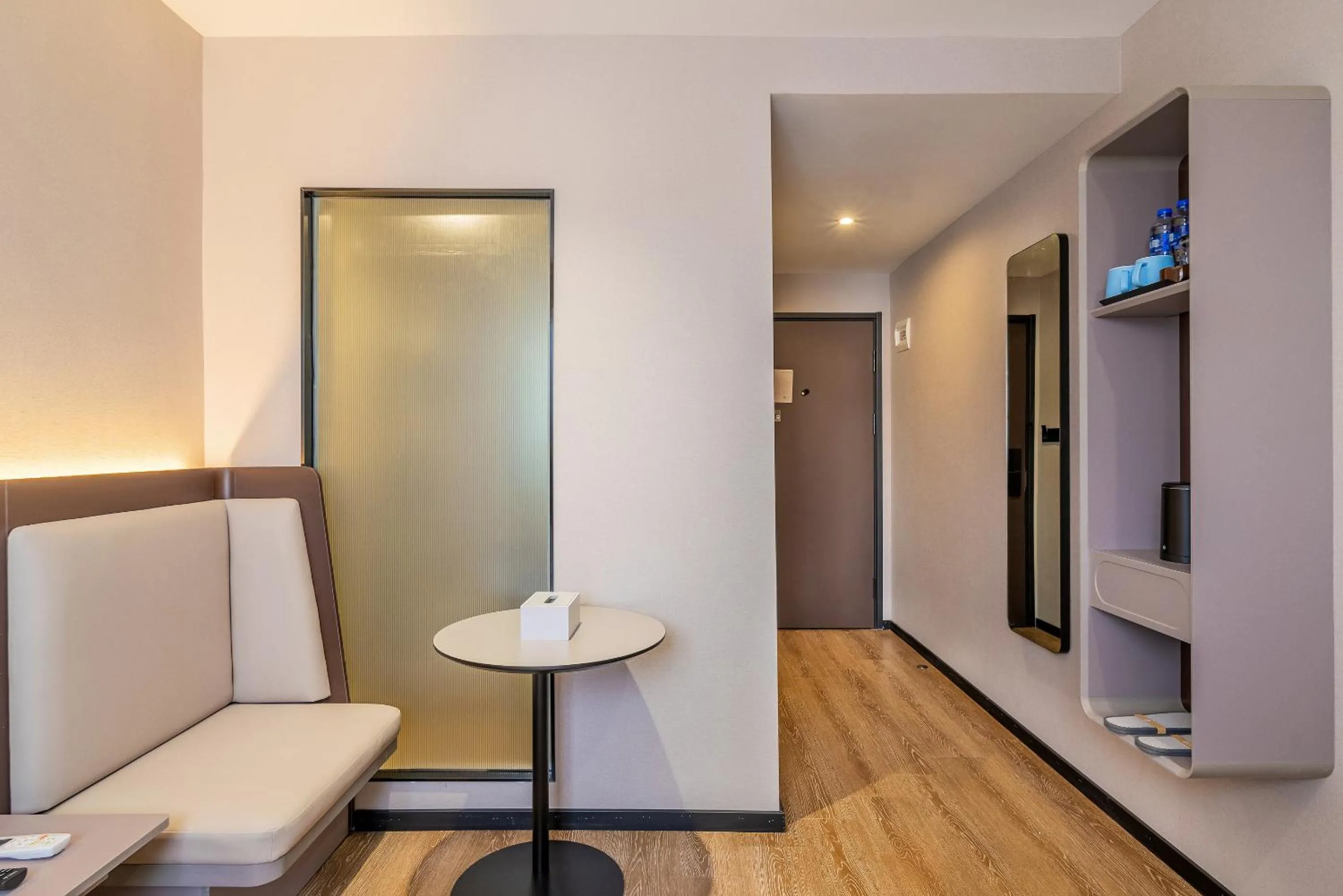 wardrobe in Hanting Hotel Chongqing North Railway Station