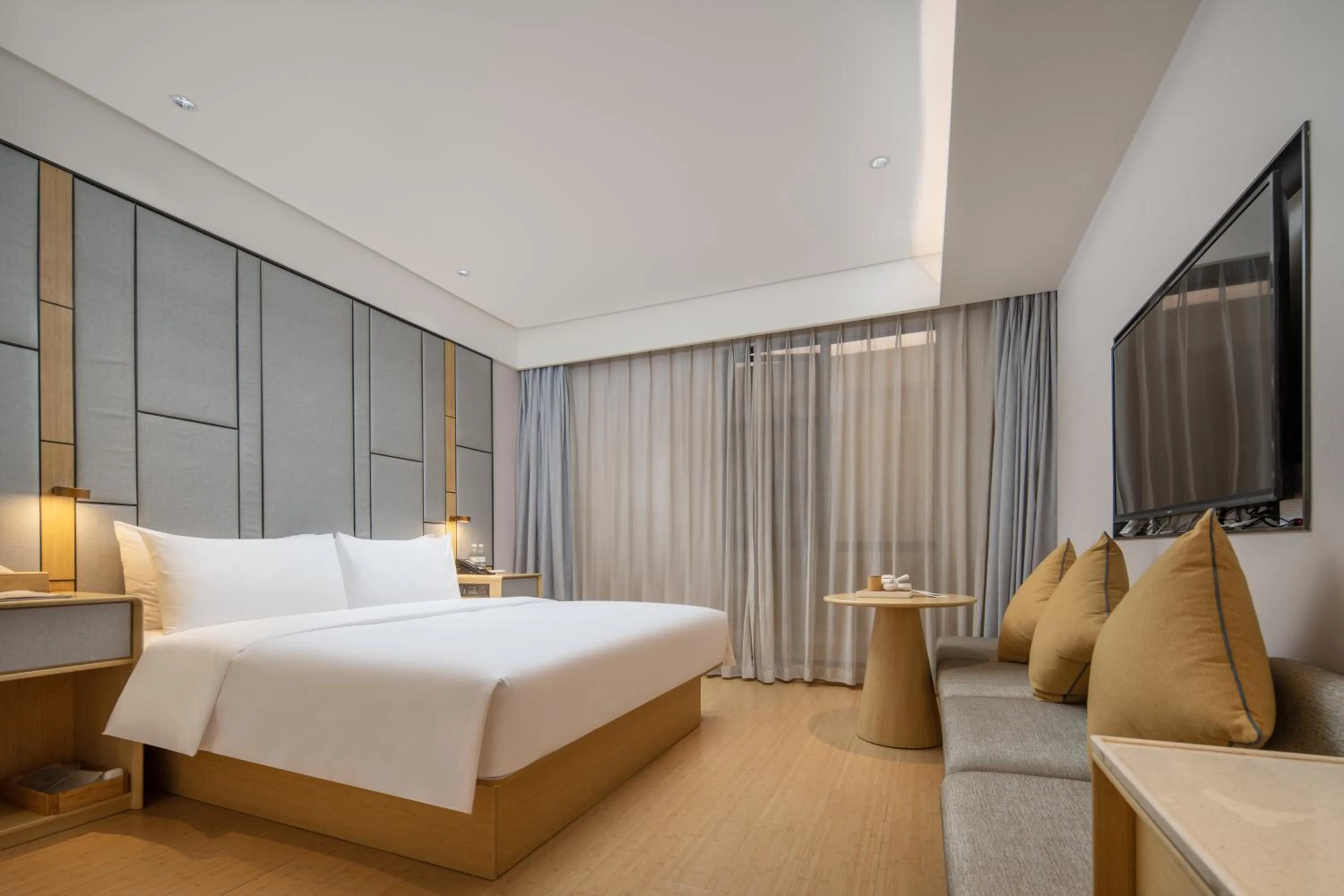 Photo of the whole room, Bed in JI Hotel Chongqing Liangjiang Happiness Plaza