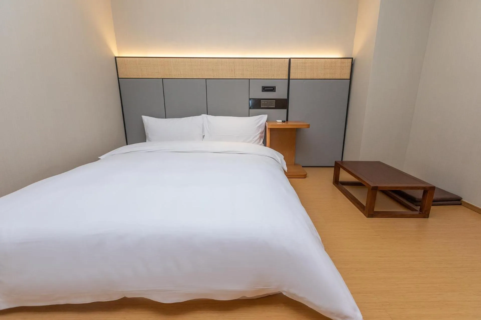 Bed in JI Hotel Shenzhen Shennan Avenue Huaqiang