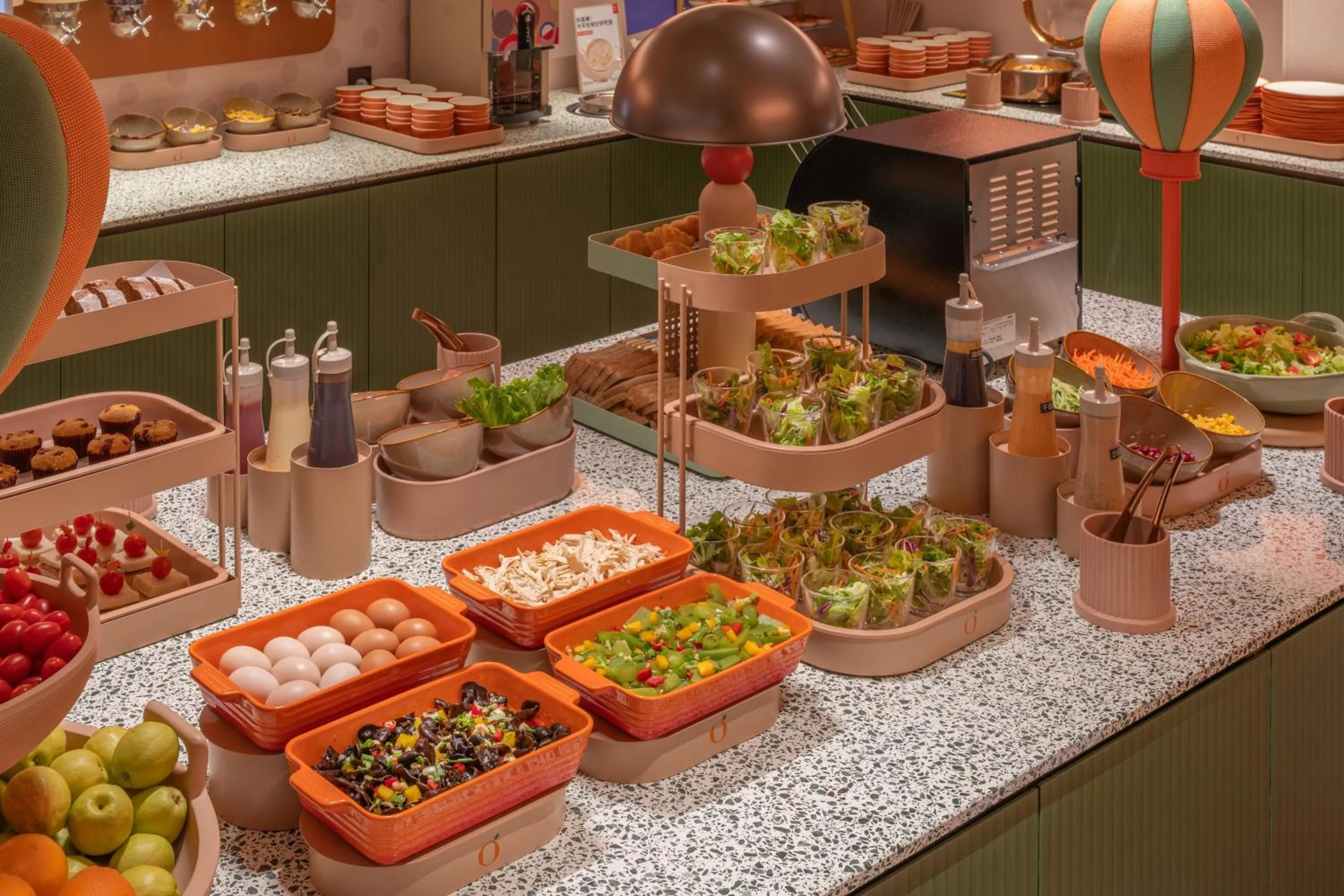 Restaurant/places to eat in Orange Hotel Chengdu Wenshuyuan Subway Station